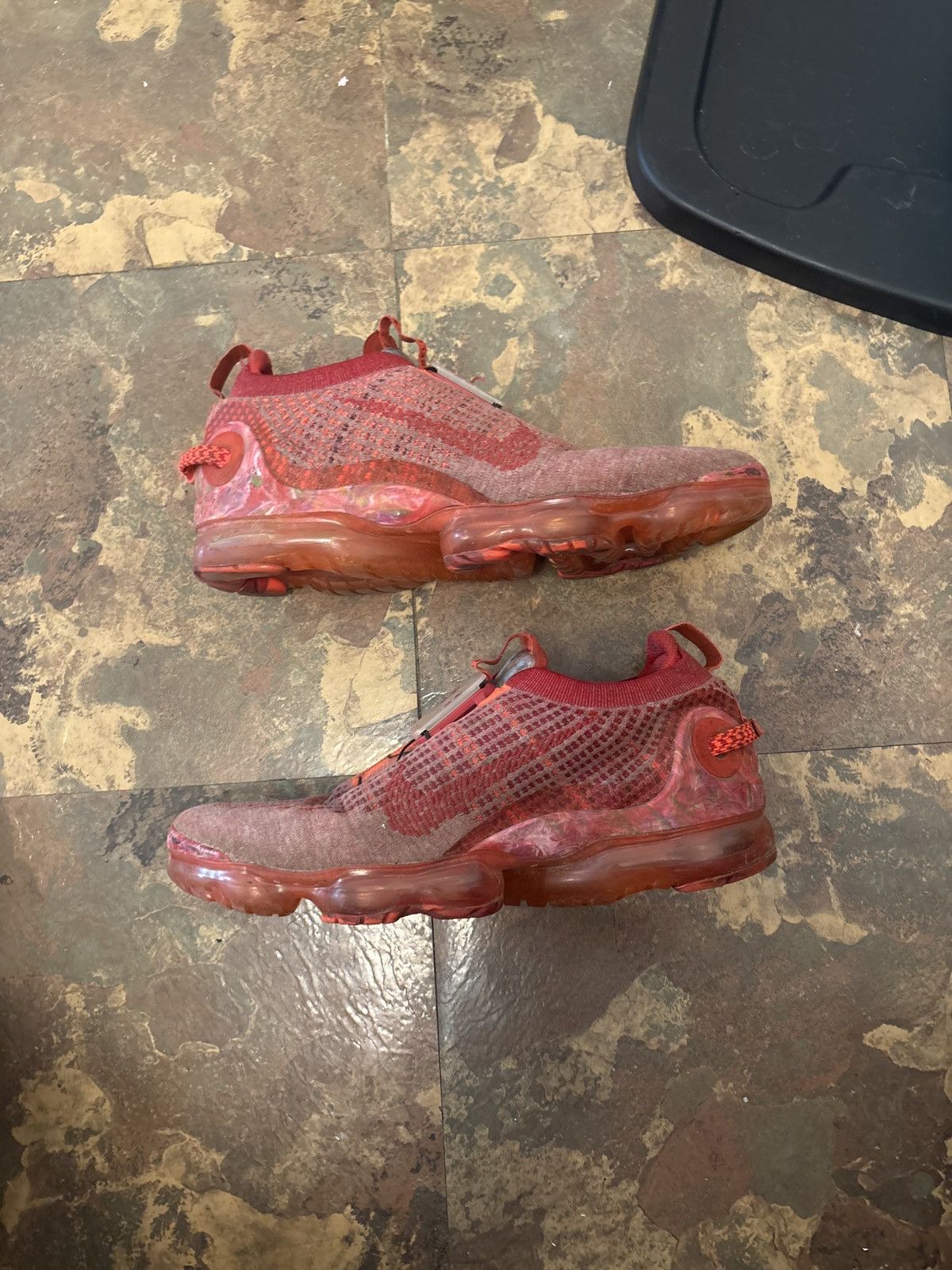Nike Nike Air VaporMax Flyknit Red Size US 10 / EU 43 - 1 Thumbnail