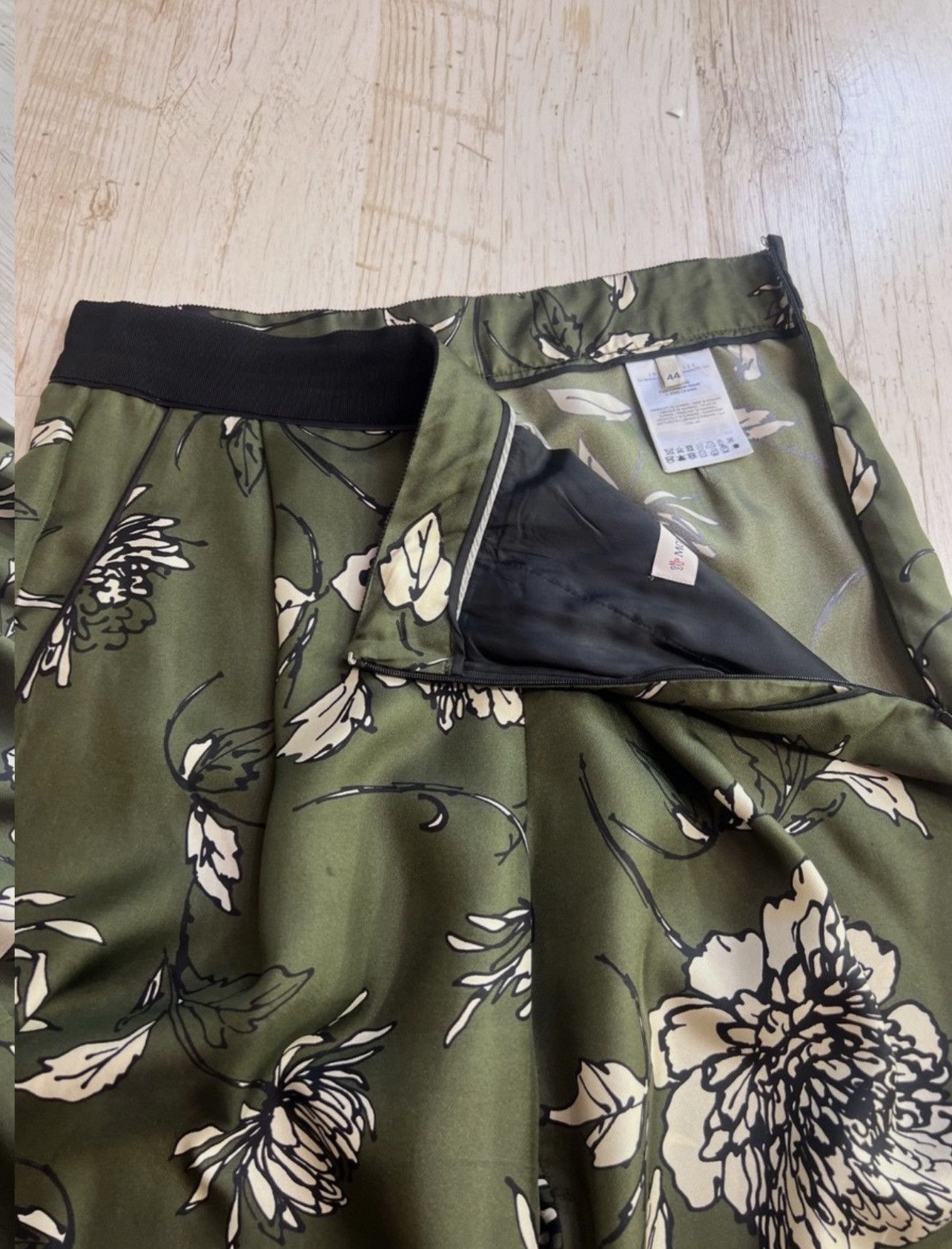Moncler Moncler Silk Cropped Wide-Leg Pants – Floral Print – IT44 Size 30" / US 8 / IT 44 - 9 Thumbnail