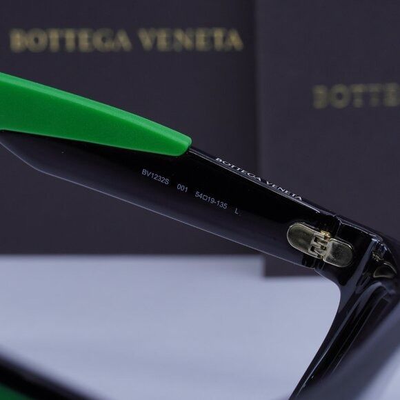 Bottega Veneta Bottega Veneta BV1232S 001 Sunglasses Black/Green Rectangle Size ONE SIZE - 6 Thumbnail