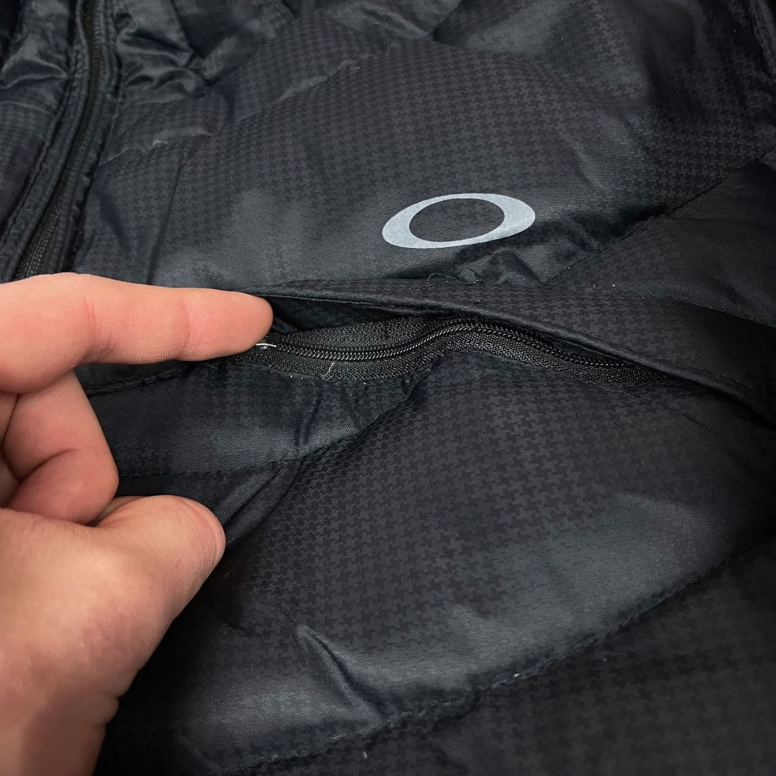 Oakley × Vintage Oakley Men's Black Hooded Long Sleeve Full Zip Puffer Jacket Size US M / EU 48-50 / 2 - 8 Thumbnail