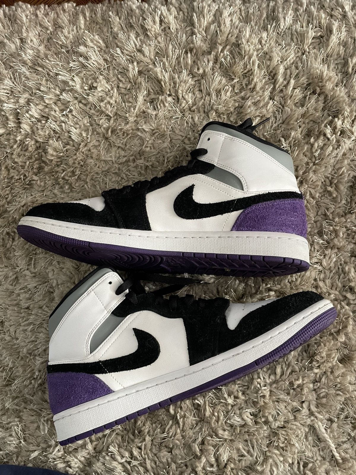 Jordan Brand Jordan 1 Mid SE Purple Size US 11 / EU 44 - 3 Thumbnail