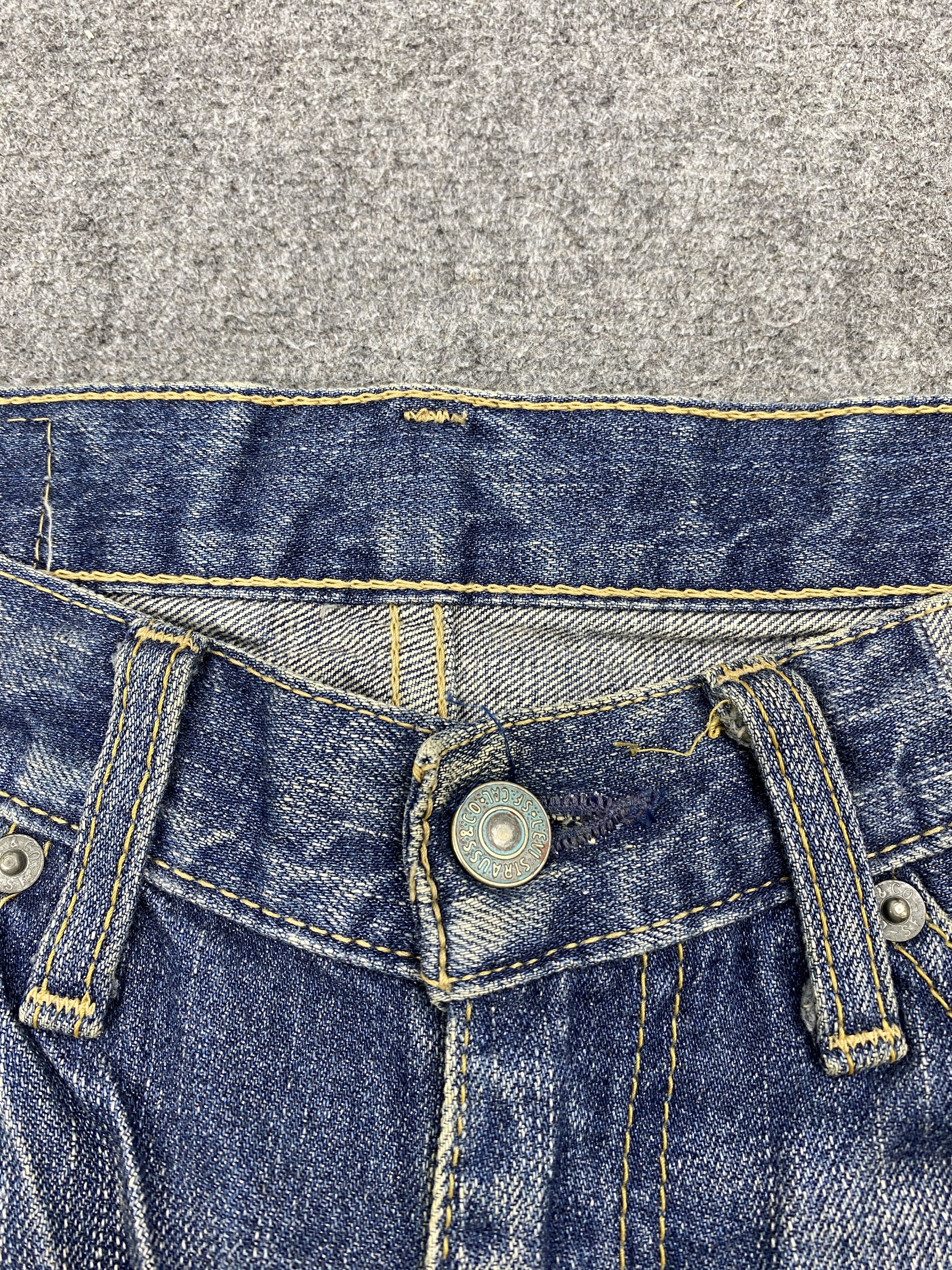 Levi's × Vintage Distressed Vintage Levi's 517 Flare Bootcut Jeans Size US 29 - 13 Thumbnail