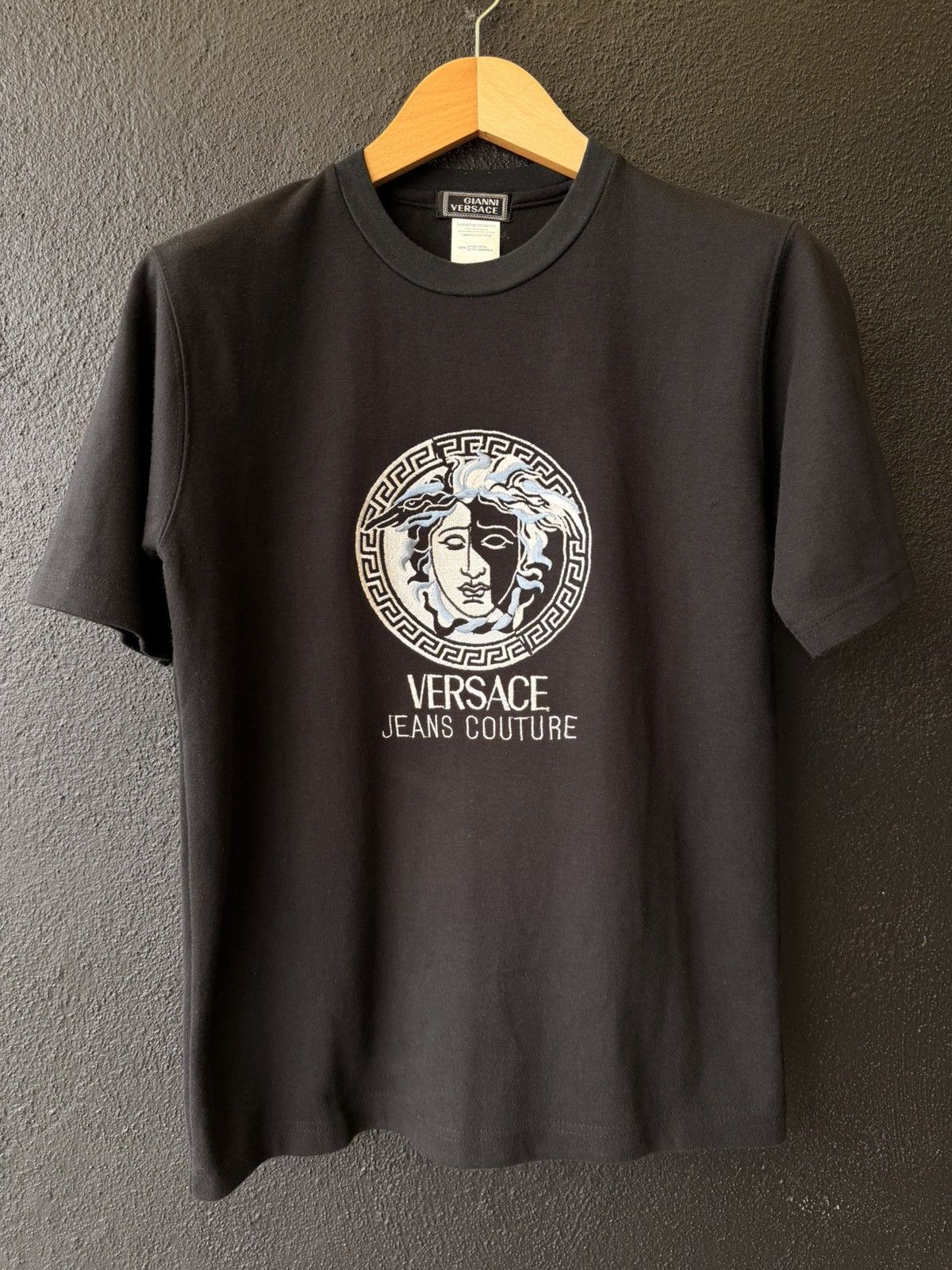 Versace Vintage Gianni Versace Jeans Couture Medusa Split T-Shirt Size US L / EU 52-54 / 3 - 1 Thumbnail