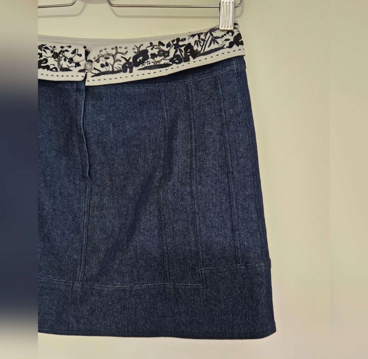 Vintage Rare Vintage Hand-Embroidered Mini Skirt By SHIATZY CHEN Size 28" / US 6 / IT 42 - 14 Thumbnail