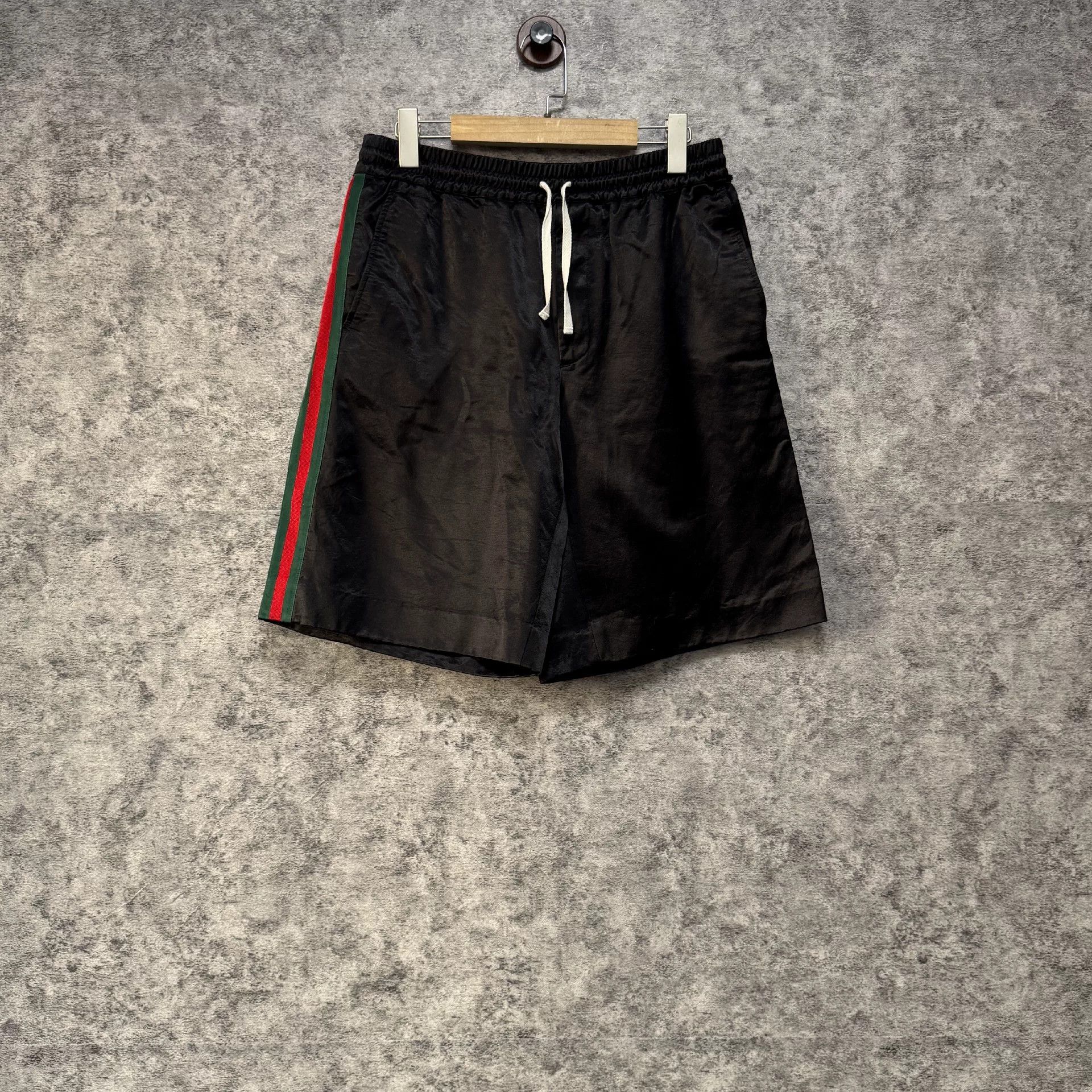 Gucci Gucci Striped Shorts 32 Men Size US 32 / EU 48 - 1 Thumbnail