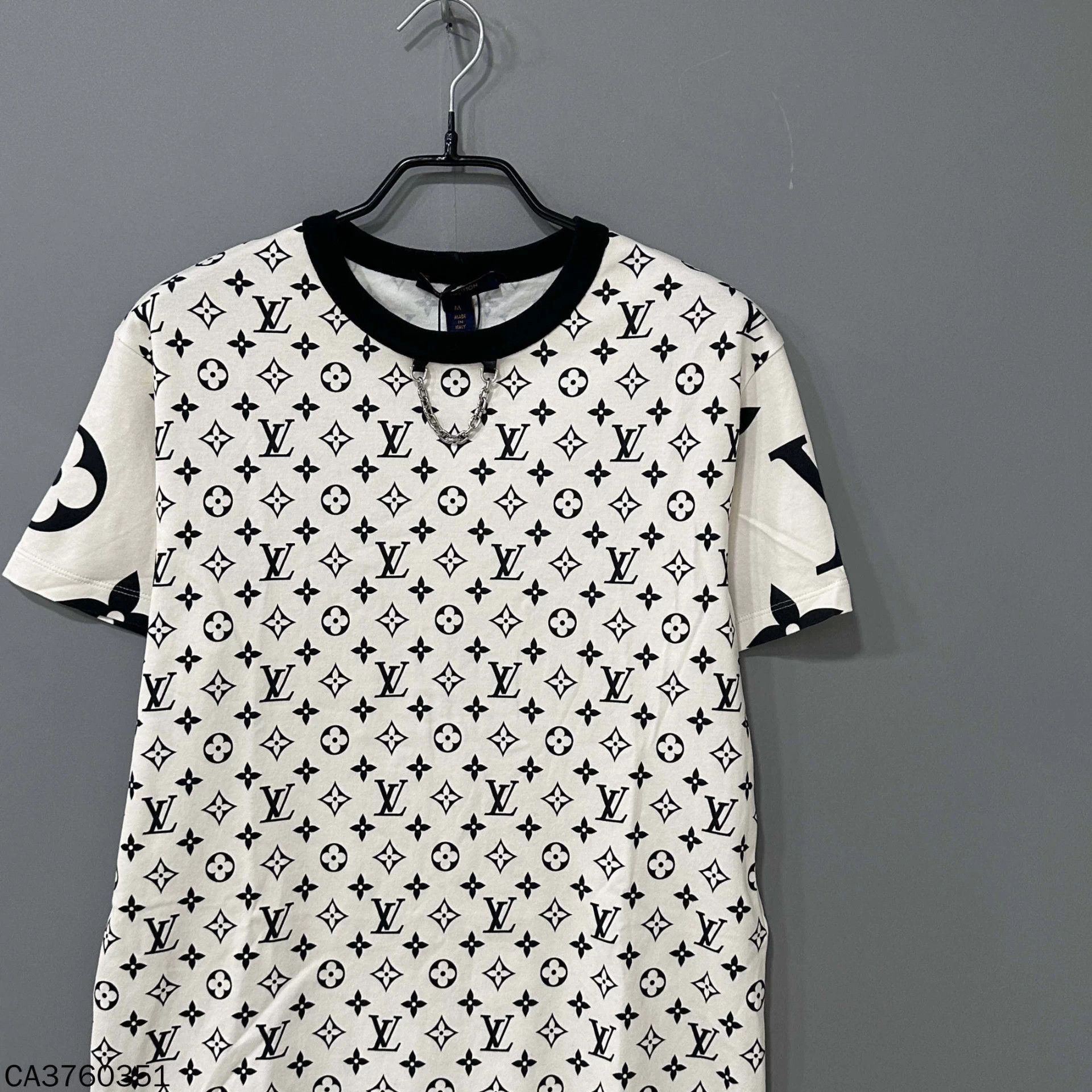 Louis Vuitton LV Capsule Series Allover Logo Chain Short Sleeve Size M / US 6-8 / IT 42-44 - 2 Thumbnail