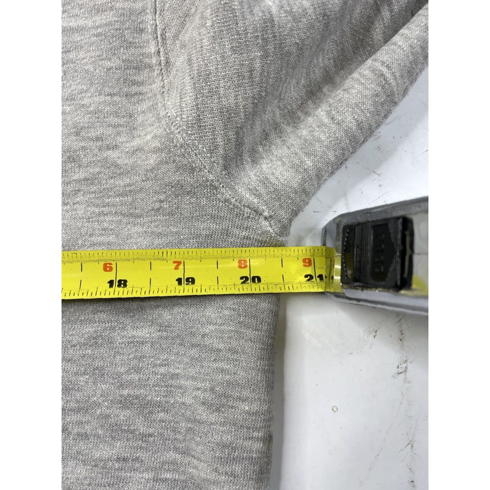 Champion VINTAGE Champion Sweatshirt USA Sweatshirt M Men Gray 50/50 Heather Logo Pullover USA 90s? Size US M / EU 48-50 / 2 - 6 Thumbnail