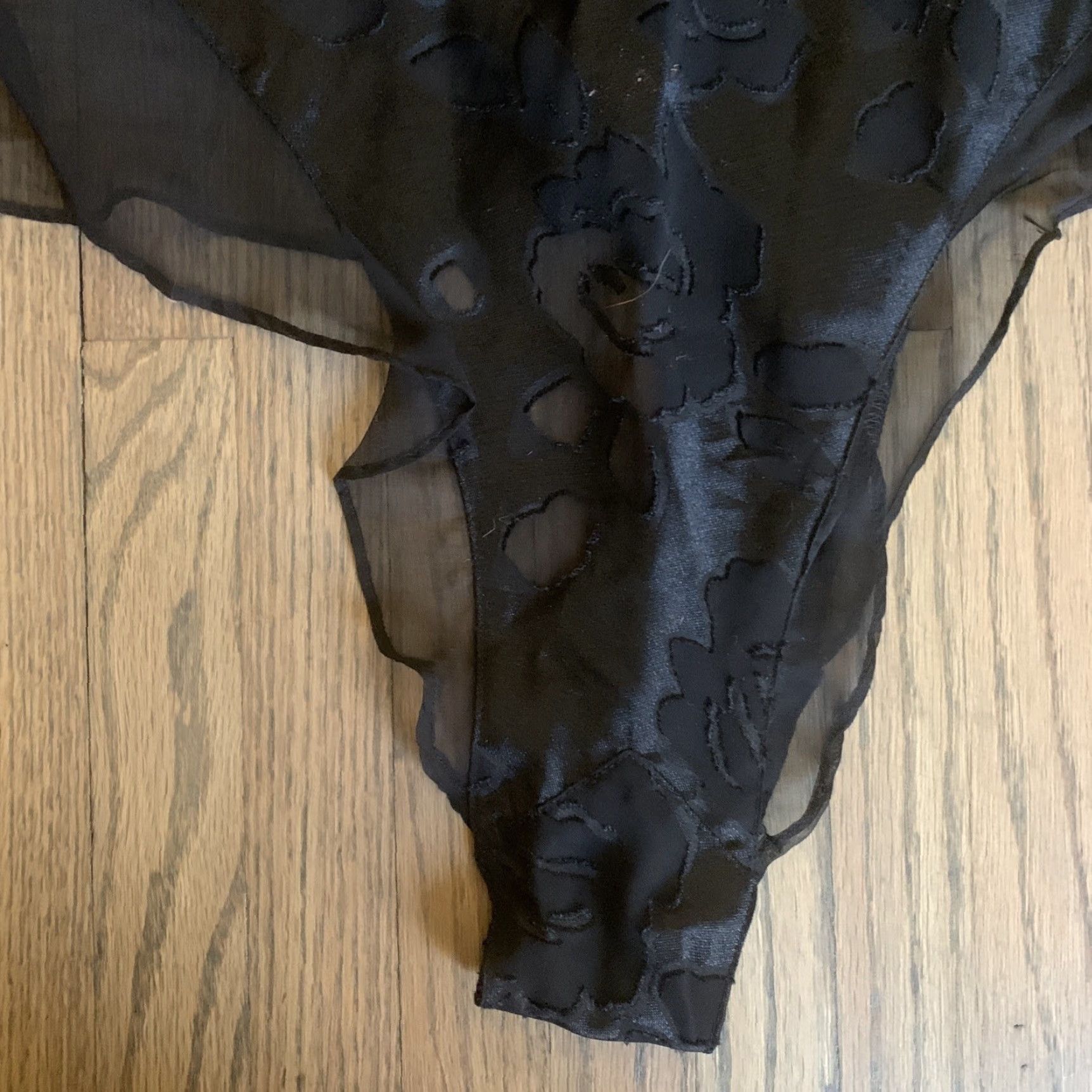 Victoria's Secret VINTAGE Victoria's Secret Black SHEER FLORAL TEDDY Medium M Burnout Romper Flutter Shirt Womens Size 32" / US 10 / IT 46 - 4 Thumbnail