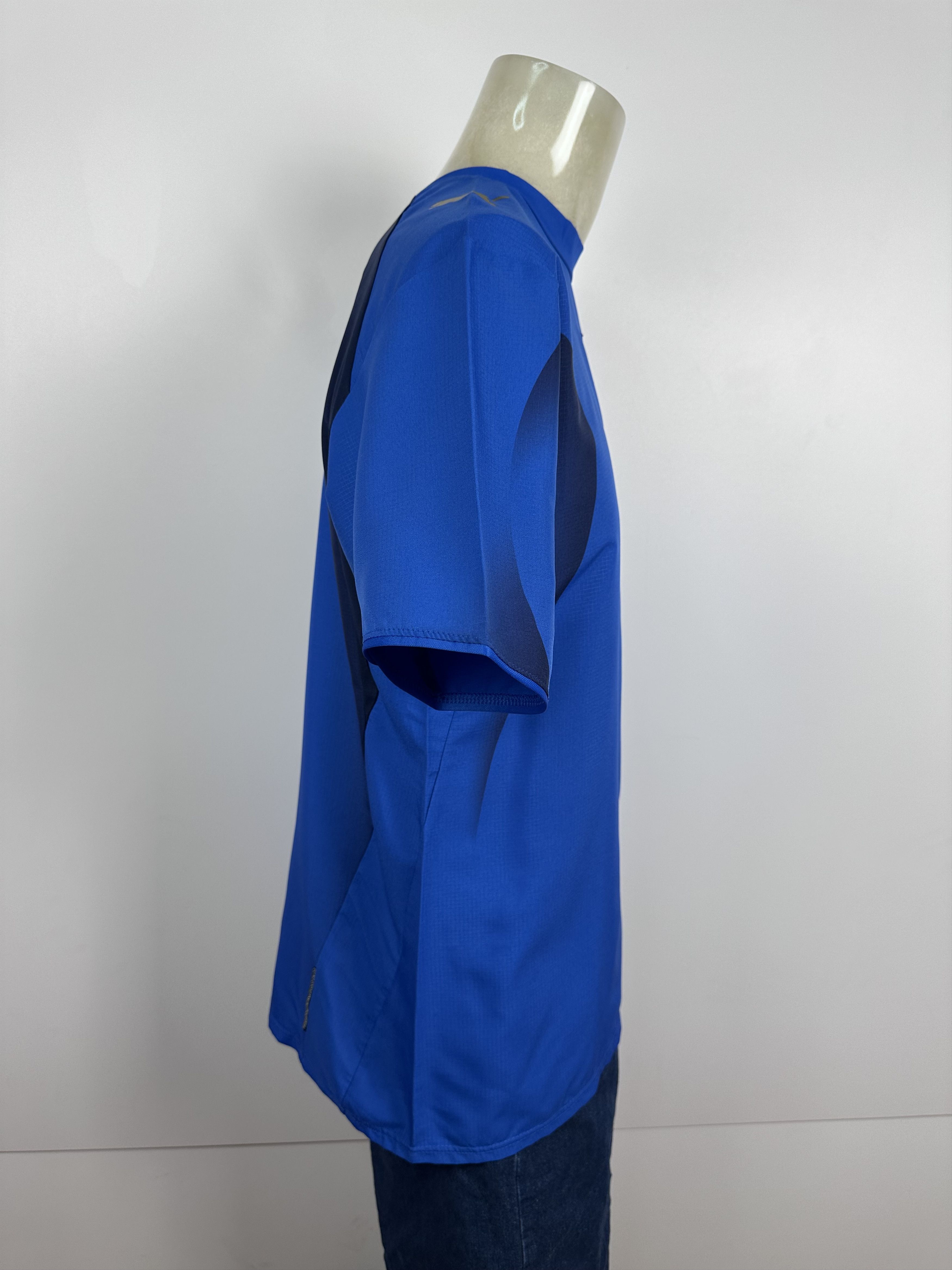 Puma × Vintage ITALY 2005 2006 HOME FOOTBALL SHIRT SOCCER JERSEY PUMA Size US M / EU 48-50 / 2 - 8 Thumbnail