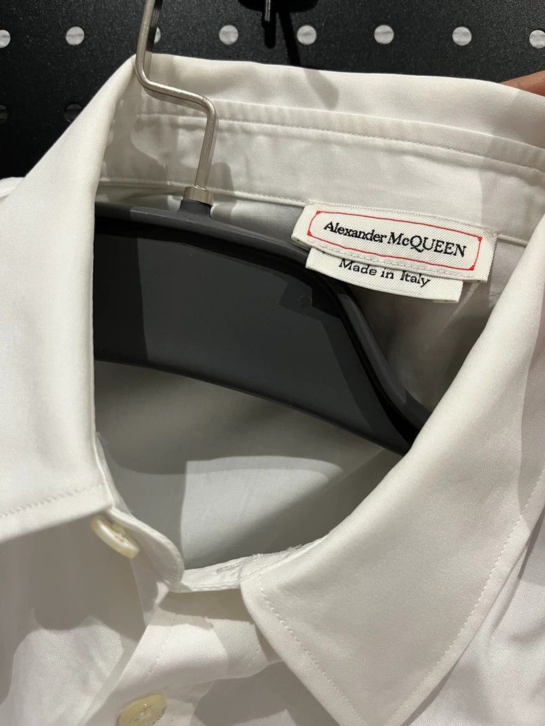 Alexander McQueen Alexander Mcqueen Size15 Embroidered shirt Size US XS / EU 42 / 0 - 3 Thumbnail
