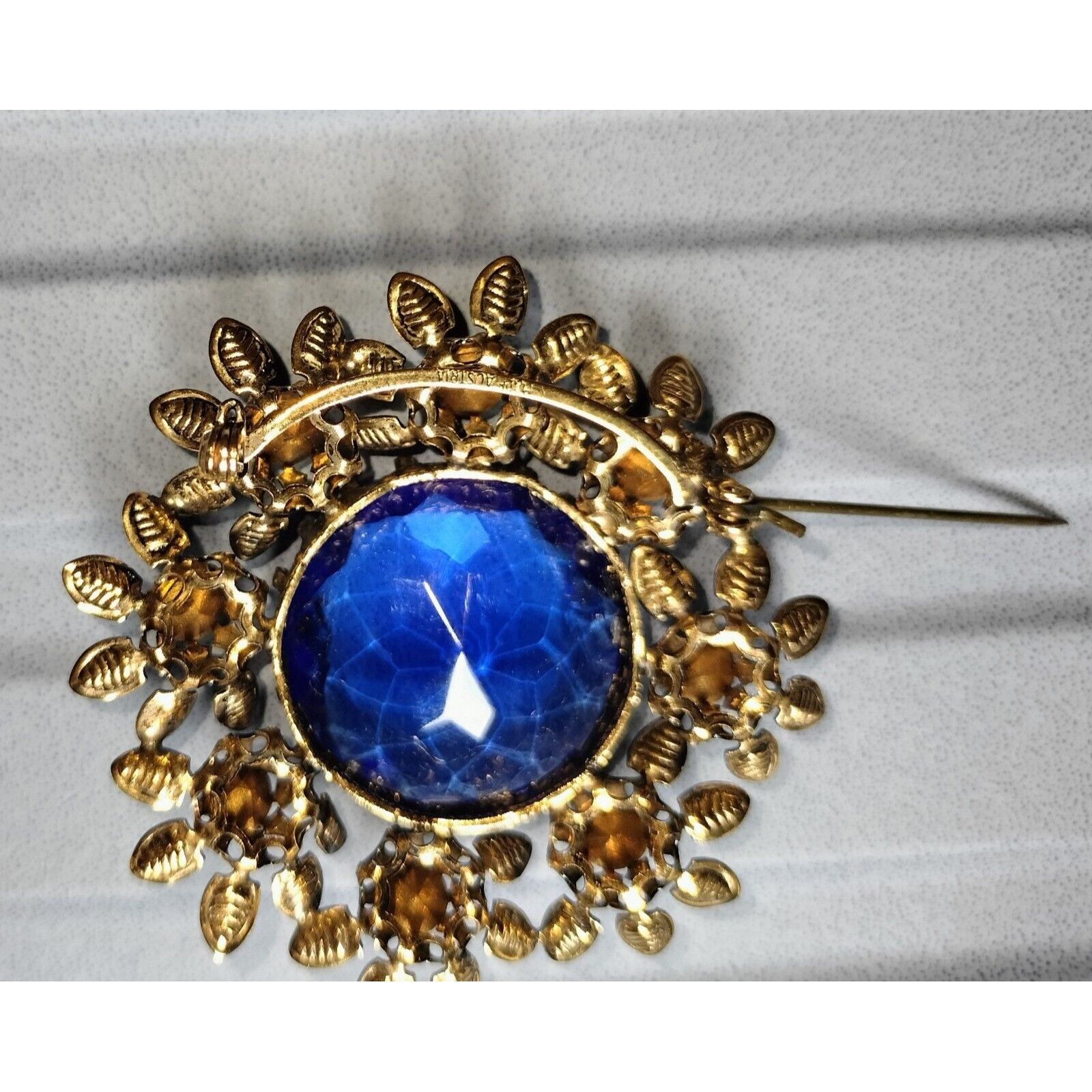 Vintage Vintage Austrian Brooch Crystal Ornate Gold Tone Blue Glass Size ONE SIZE - 17 Thumbnail