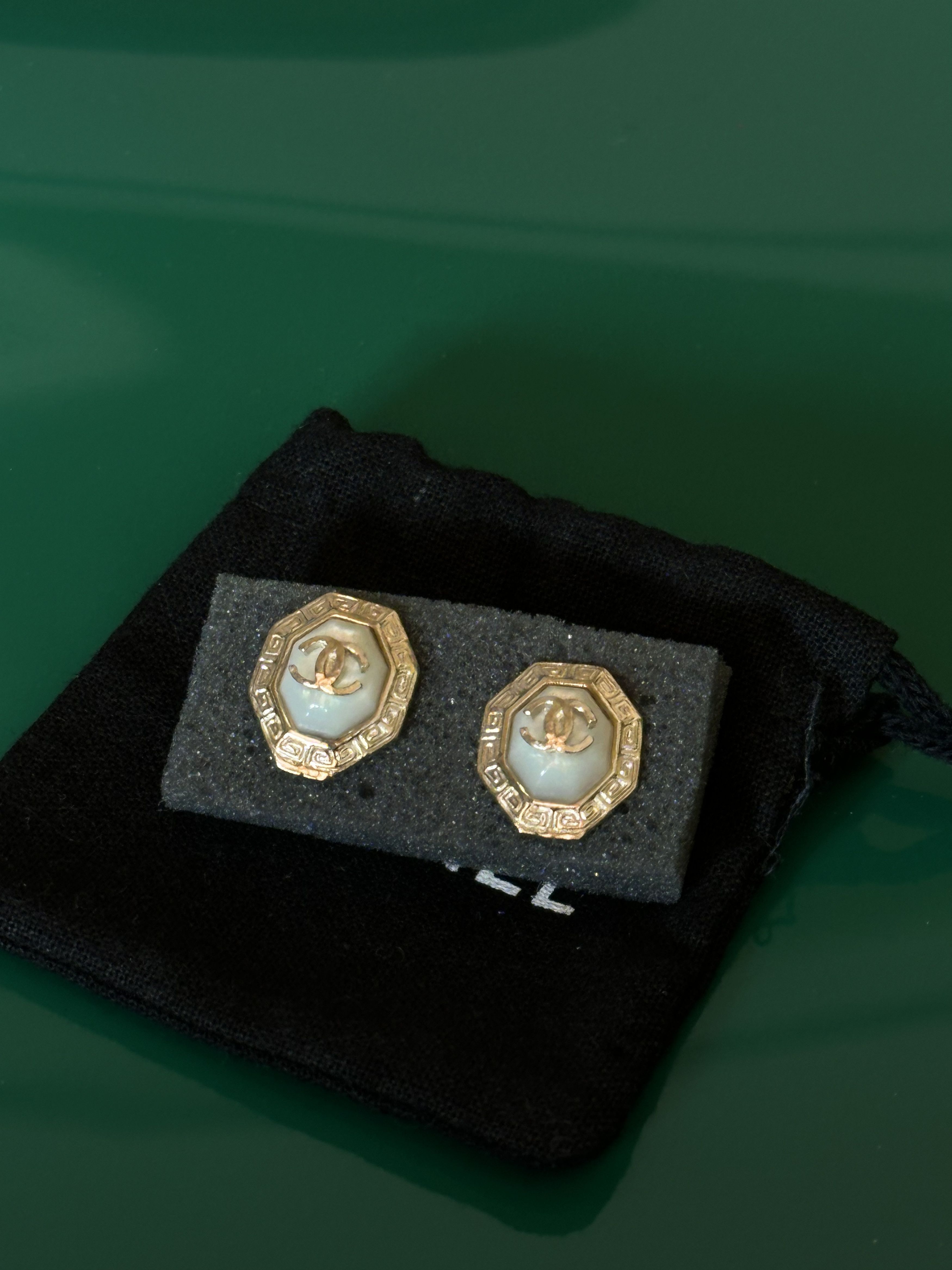 CHANEL EARRINGS STONE COCOMARK