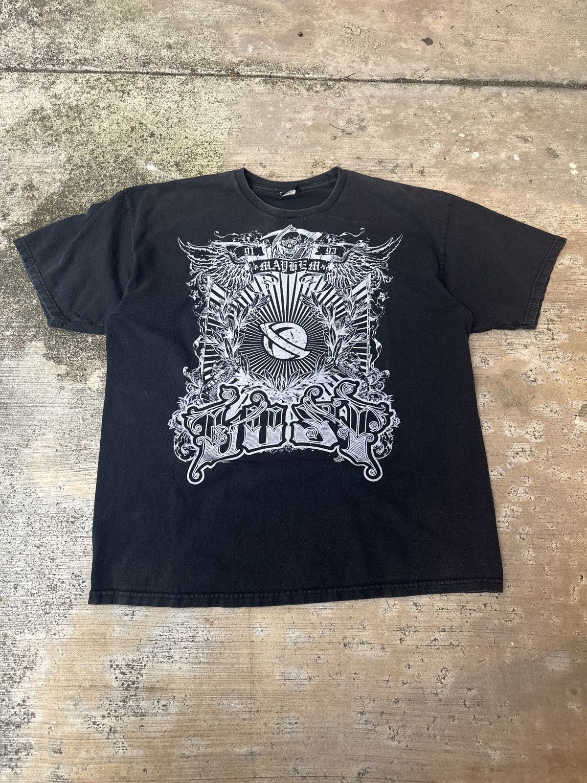 Blind Skateboards × Vintage Vintage 90s Black Lost Skateboarding Tribal Tshirt Size US XL / EU 56 / 4 - 1 Thumbnail