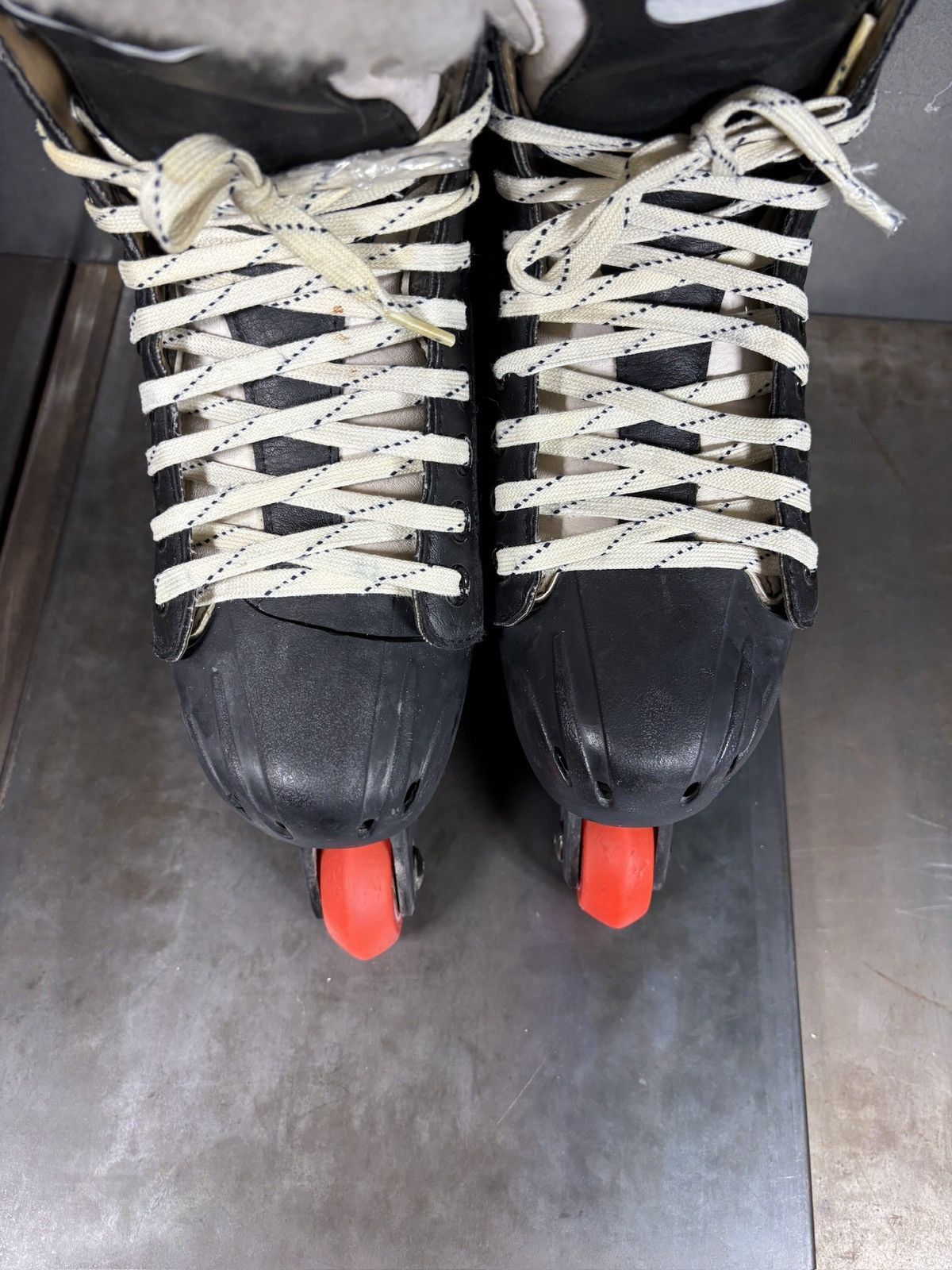Nike 1990s Nike Zoom Air Agitate Vintage Rollerblade InLine Skate Size US 7 / EU 40 - 4 Thumbnail