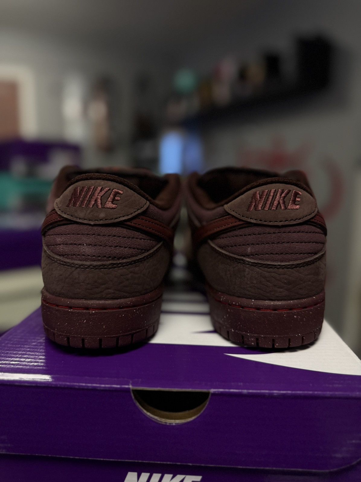 Nike Nike Dunk Low SB Burgundy Crush City Of Love 10.5 (NEW) Size US 10.5 / EU 43-44 - 4 Thumbnail