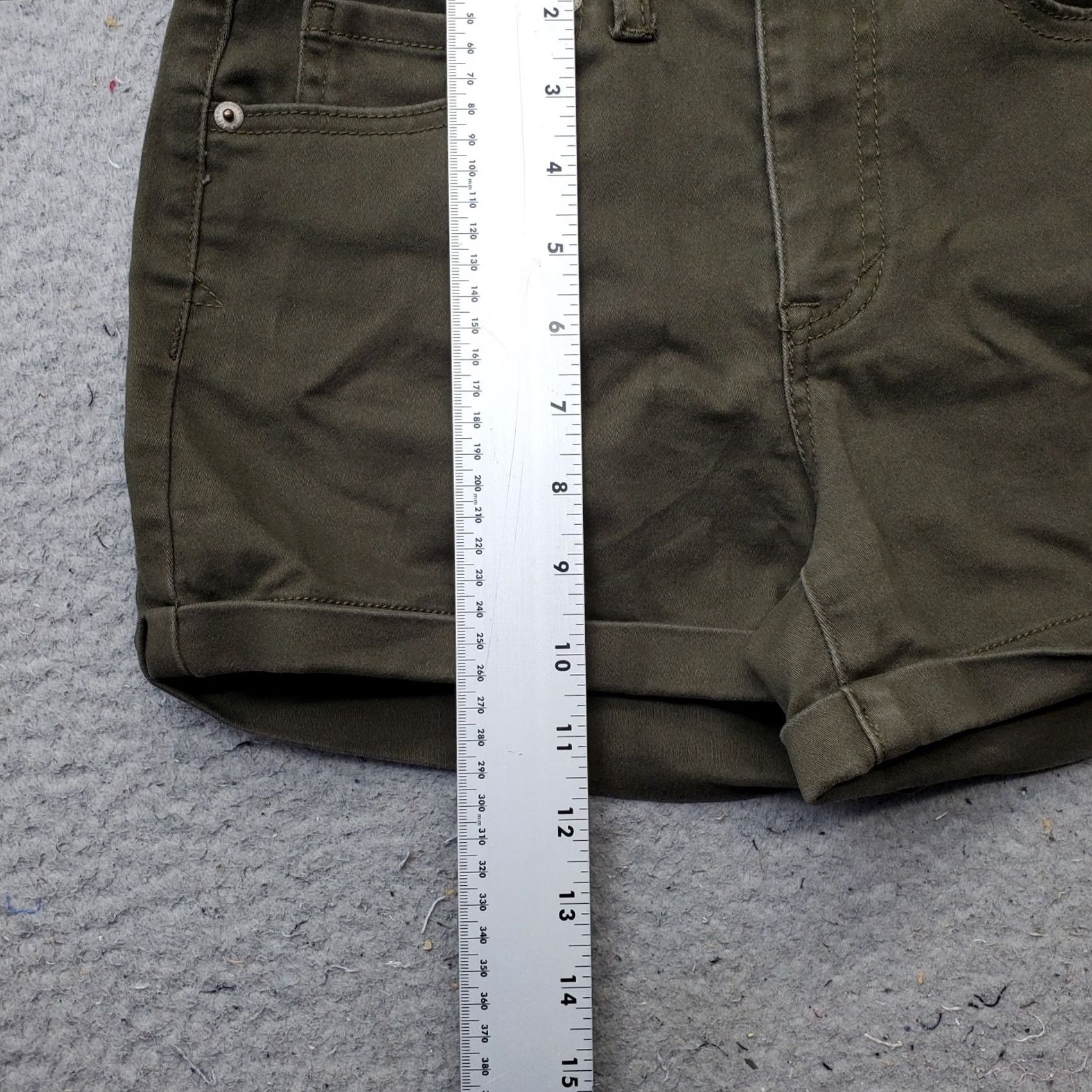 Vintage Aéropostale Womens 4 Green Denim Midi Shorts High-Waisted Cuffed Hem 5-Pocket Denim Shorts Size 27" / US 4 / IT 40 - 3 Thumbnail