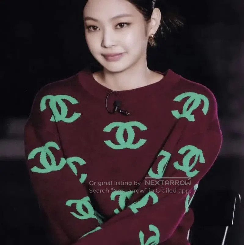 Chanel Chanel Green Logo Sweater in Burgundy . Size M / US 6-8 / IT 42-44 - 2 Thumbnail