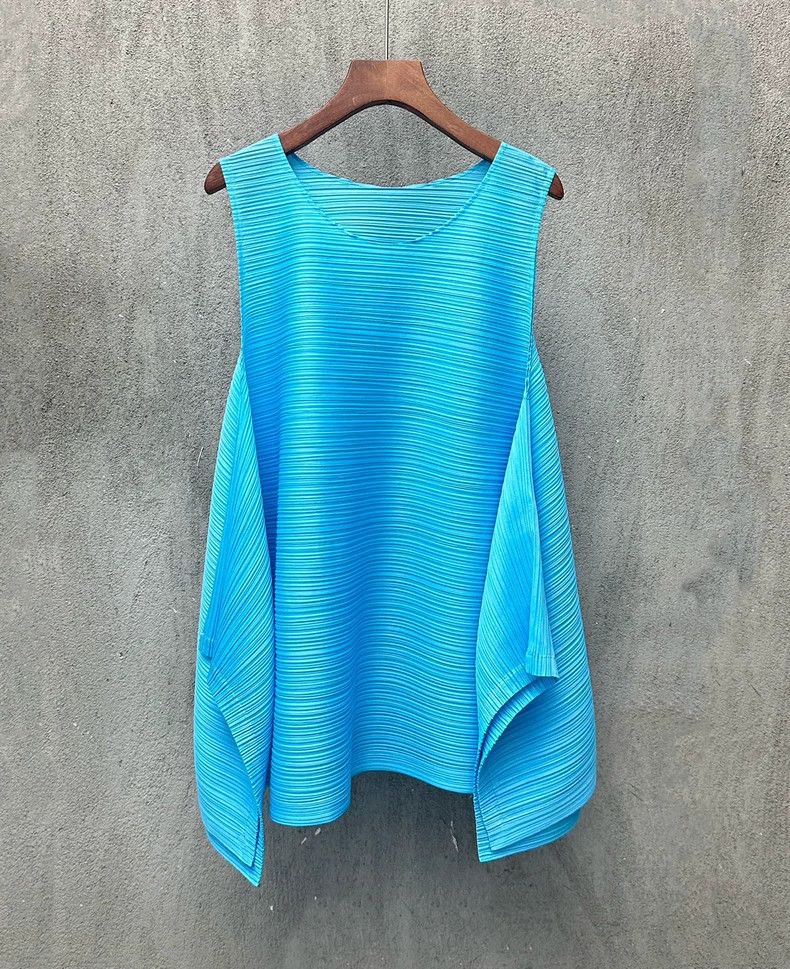 Issey Miyake Issey Miyake Blue pleated vest Size L / US 10 / IT 46 - 1 Thumbnail