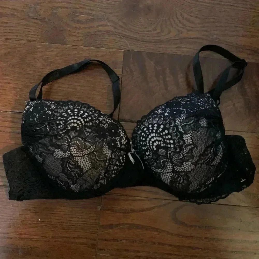 Designer Elegant Black Lace Bra with Adjustable Straps Size ONE SIZE - 2 Thumbnail