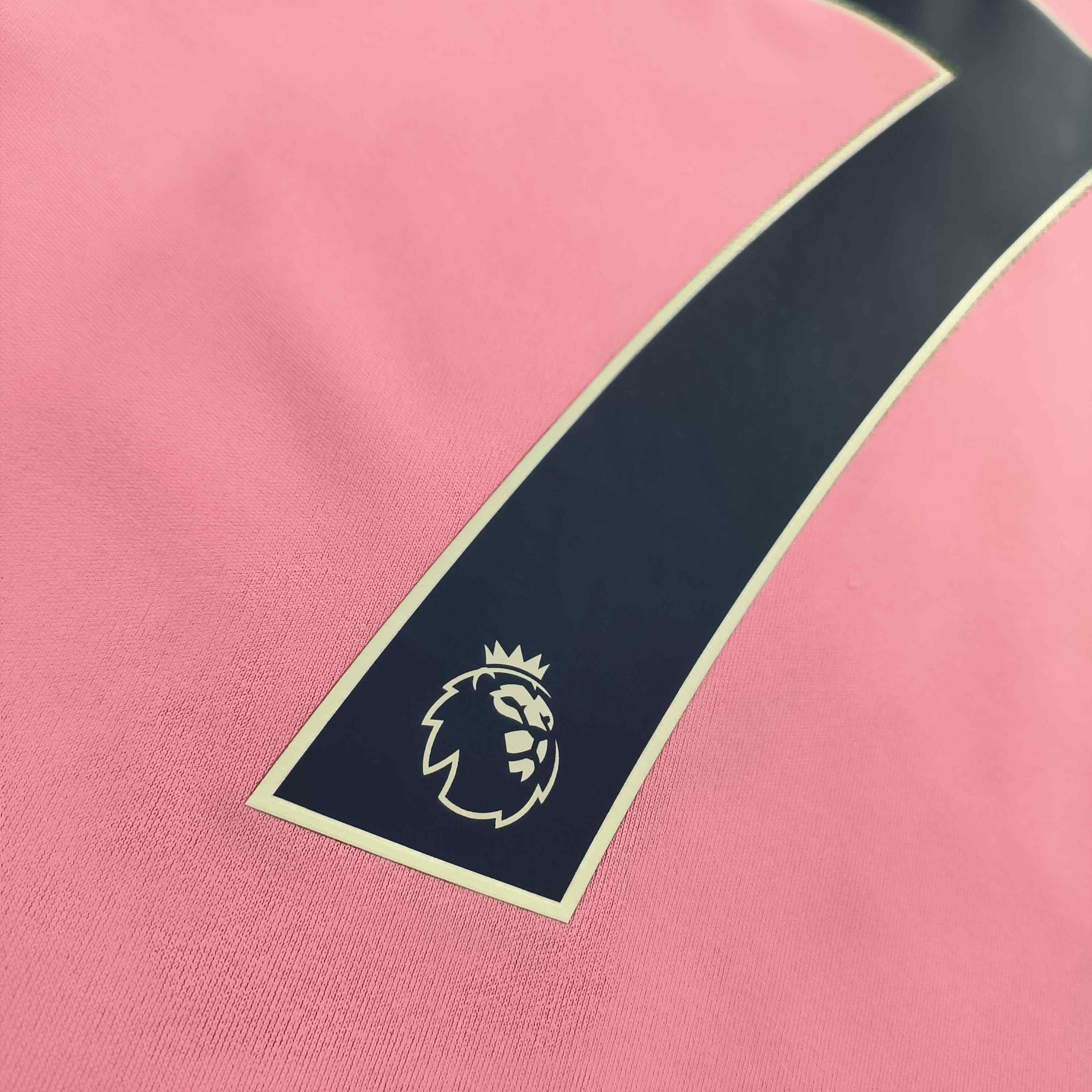 Hummel Everton 22-23 Hummel away Dwight McNeil football jersey sz S Size US S / EU 44-46 / 1 - 9 Thumbnail