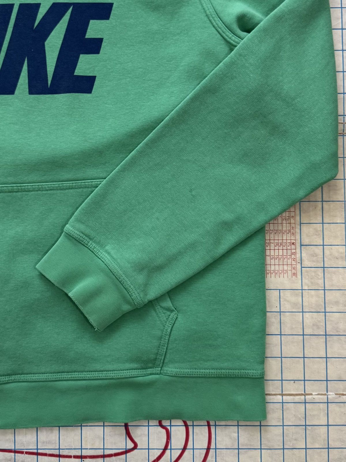 Nike × Vintage Vintage Y2K Nike Spell Out Hoodie Green Fits Size XL Size US XL / EU 56 / 4 - 7 Thumbnail