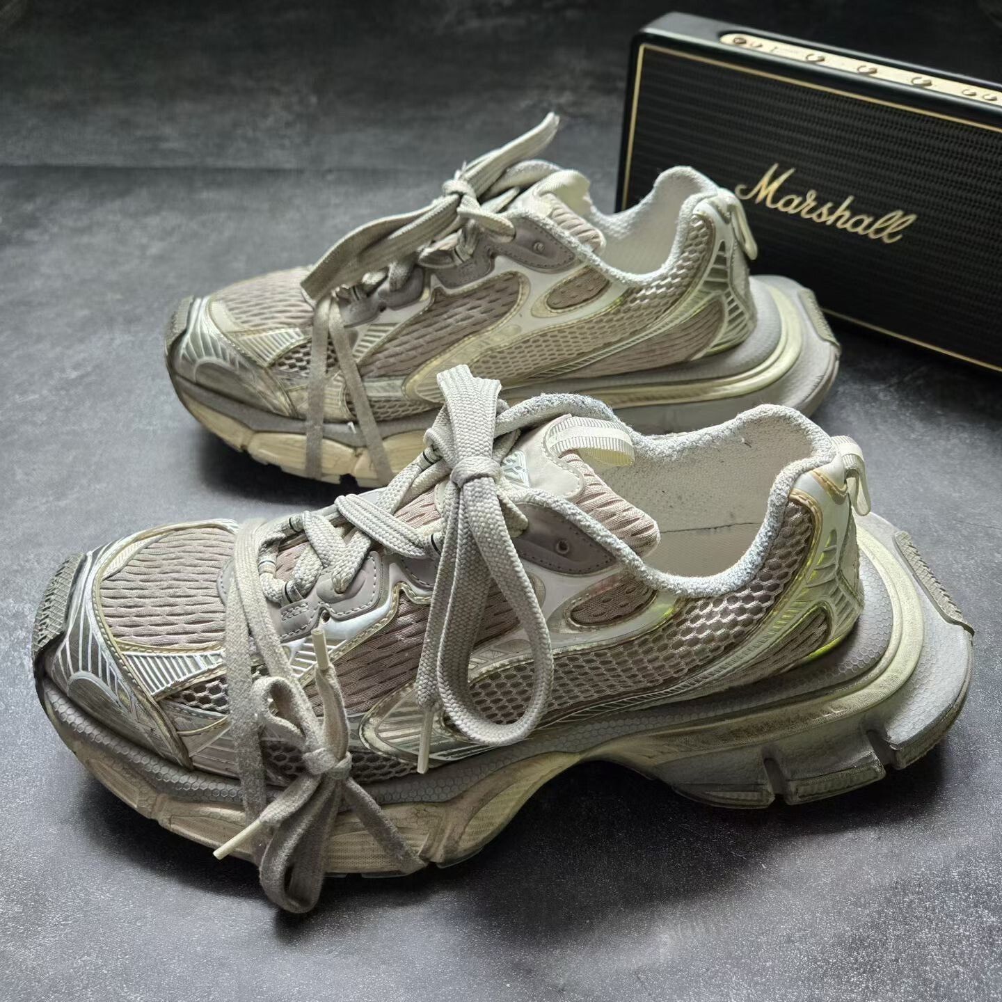Balenciaga Balenciaga Beige Lowtop Sneakers XXXL Men Size US 10 / EU 43 - 1 Thumbnail