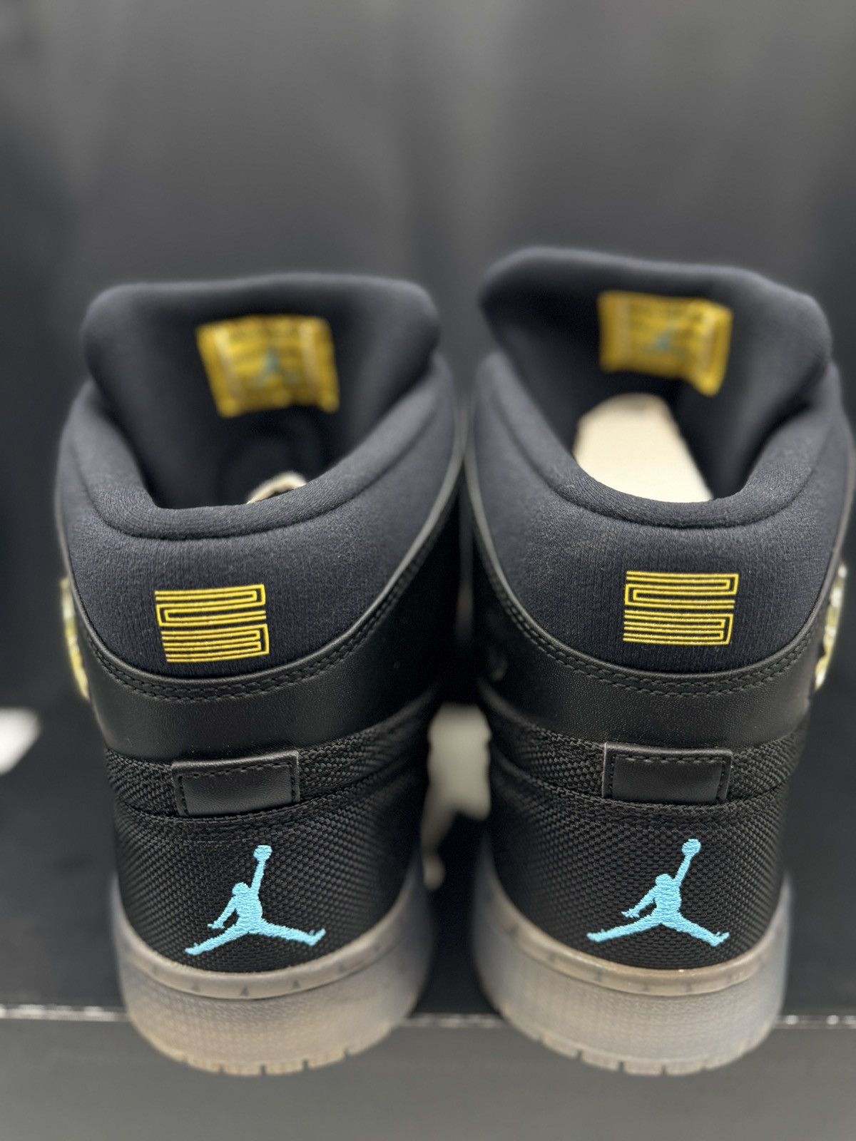 Jordan Brand Mens Jordan 1 Retro ‘95 Gamma’ Black Sz 11 Men 616369089 Size US 11 / EU 44 - 6 Thumbnail