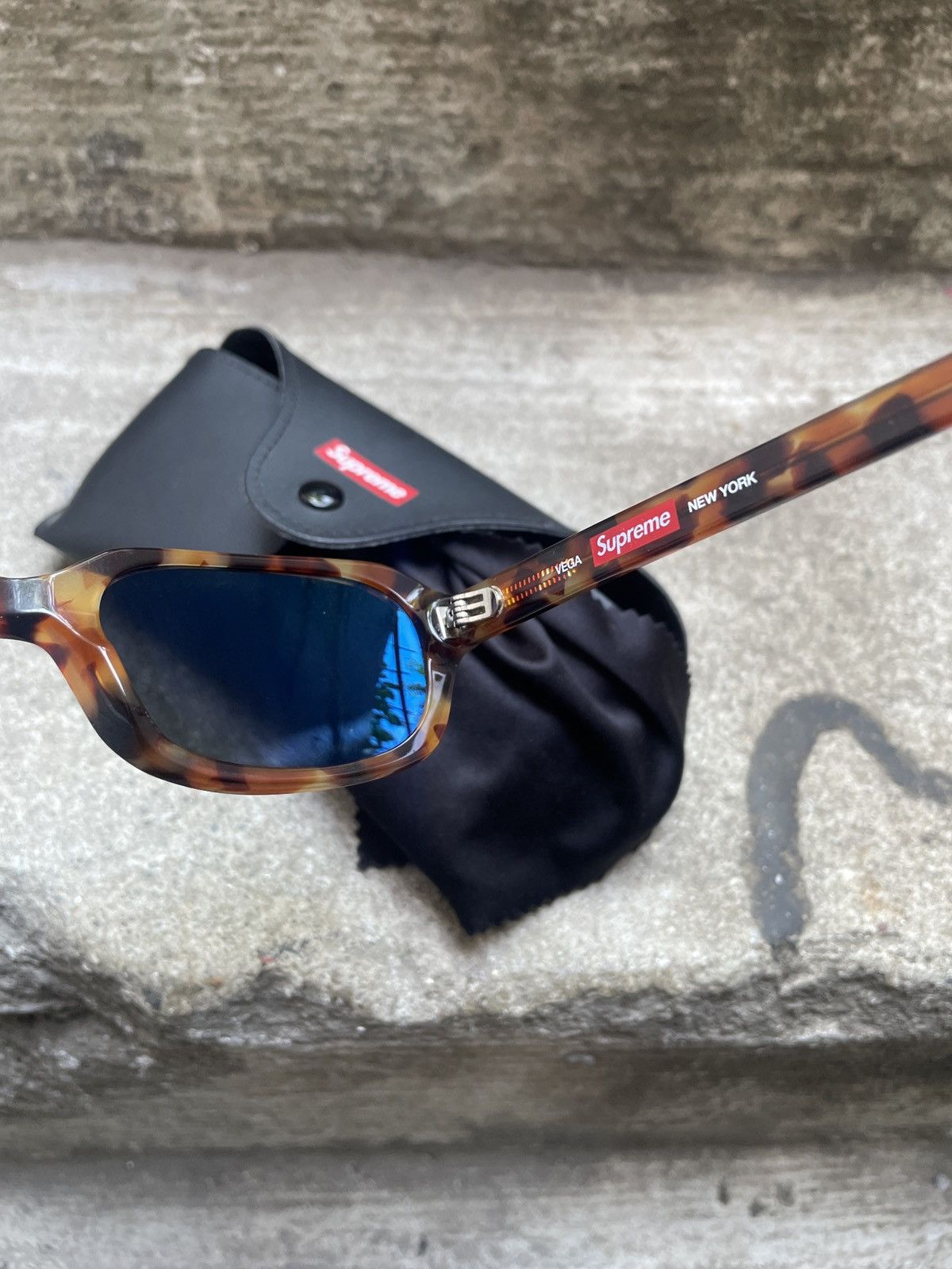 Supreme Supreme “Vega” Tortoise Shell Sunglasses Size ONE SIZE - 4 Thumbnail