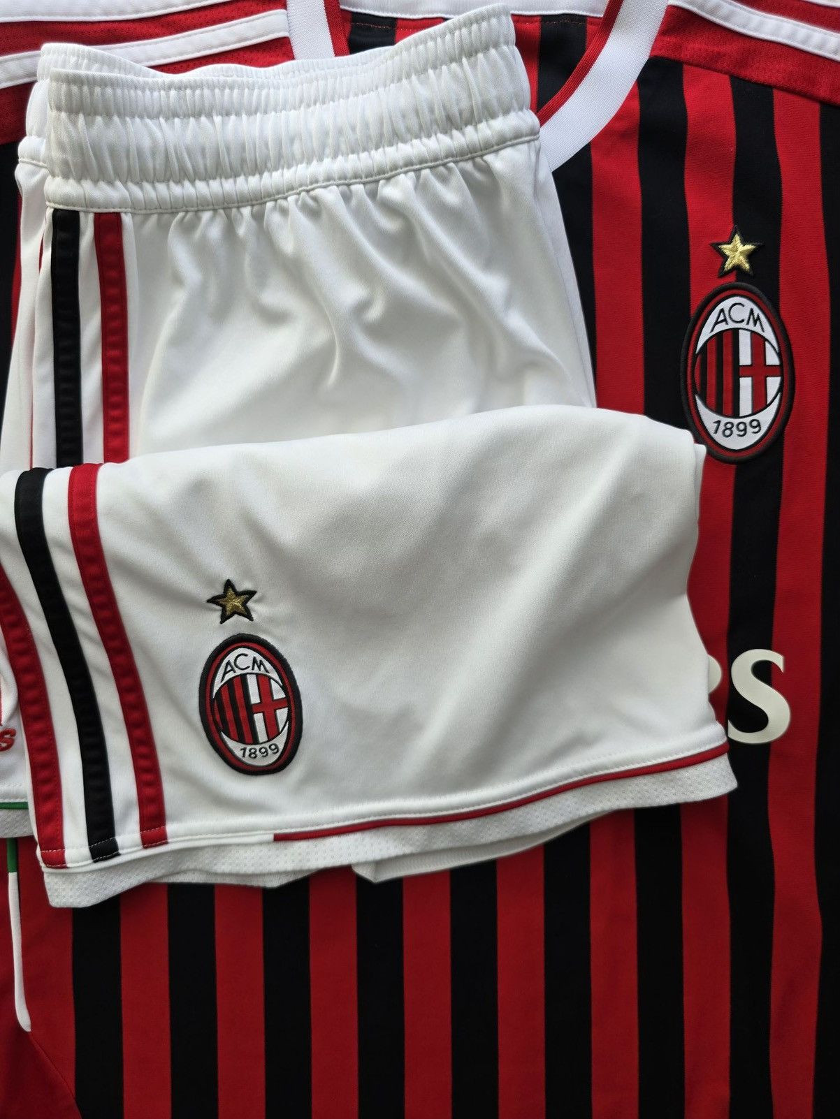 Adidas AC Milan 2011-2012 Home Jersey Size US M / EU 48-50 / 2 - 7 Thumbnail