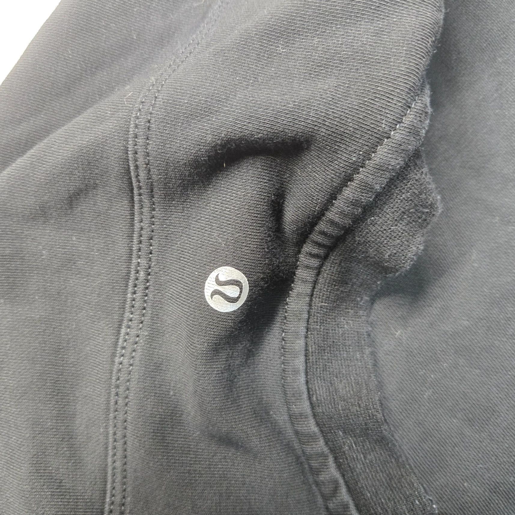Lululemon Lululemon Women's Long Sleeve Pull-over Sweater Black Size 10 Activewear Size L / US 10 / IT 46 - 3 Thumbnail