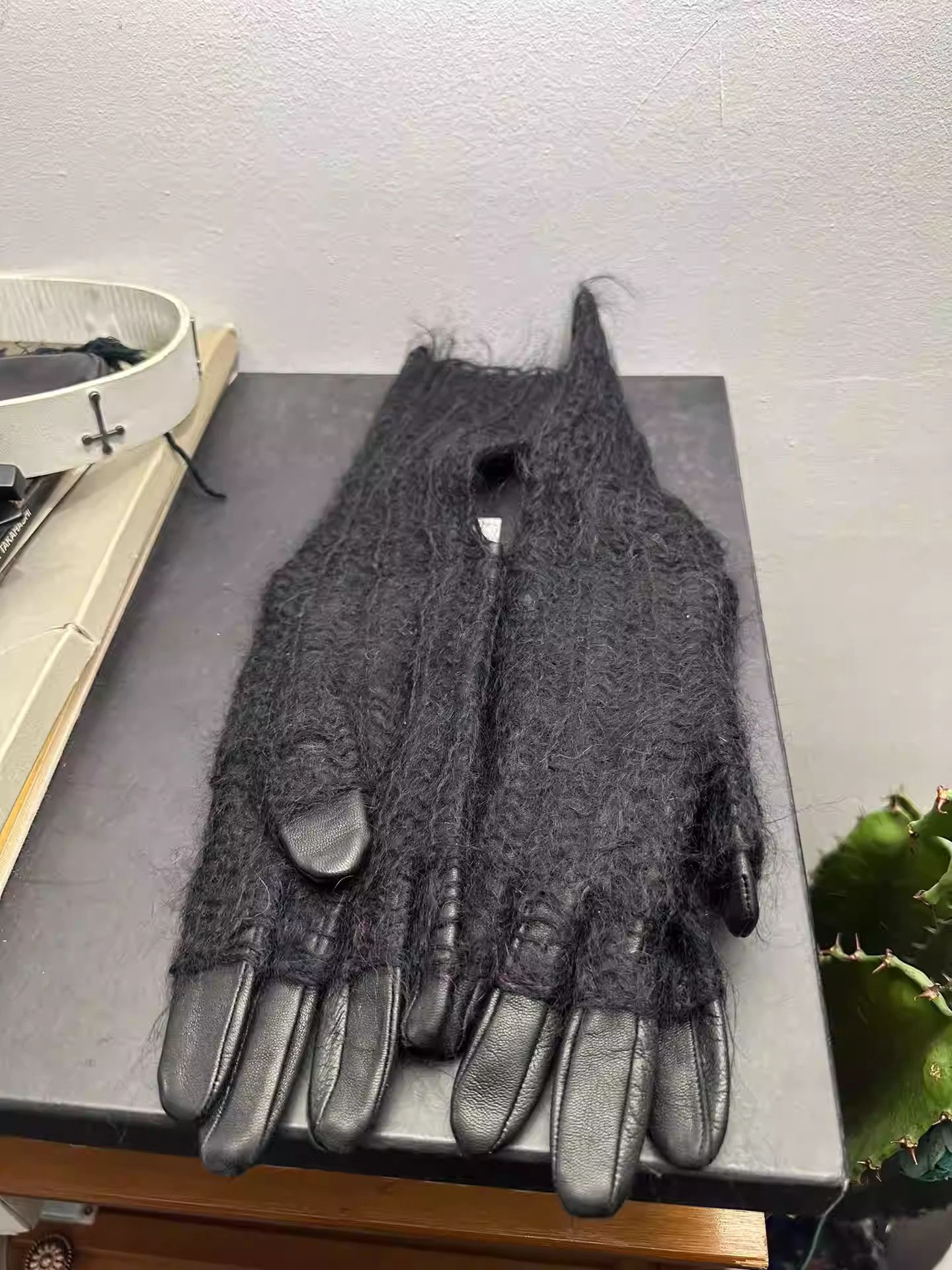 Undercover Undercover Mohair Knit Patchwork Sheepskin Gloves Size ONE SIZE - 2 Thumbnail
