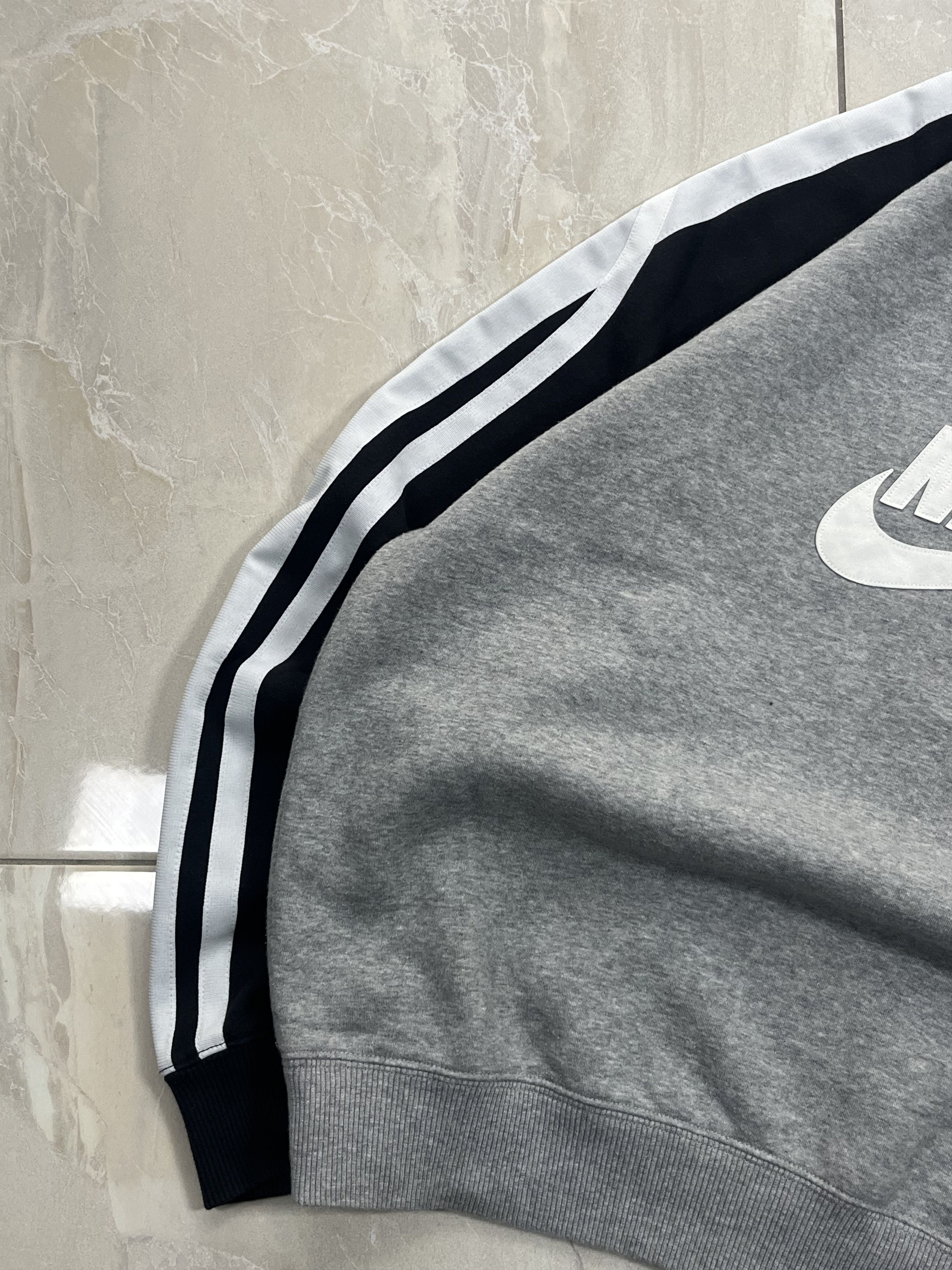 Nike Vintage Sweatshirt Nike Big Logo Swoosh Gray Y2K Streetwear Size US L / EU 52-54 / 3 - 3 Thumbnail