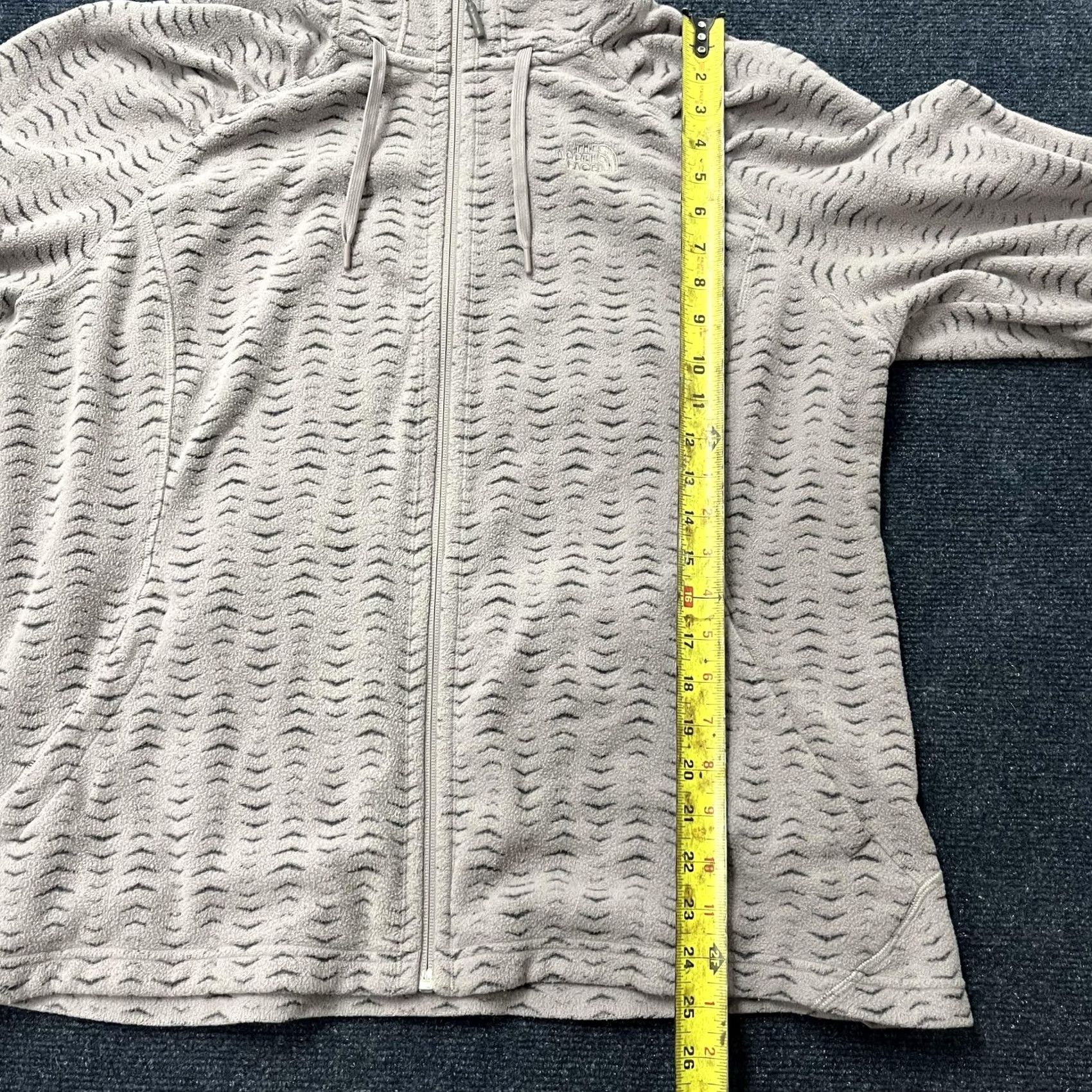 The North Face VINTAGE? No. The North Face Jacket Womens XXL Beige Fleece Hooded Full Zip Geometric Hiking Size XXL / US 16-18 / IT 52-54 - 7 Thumbnail