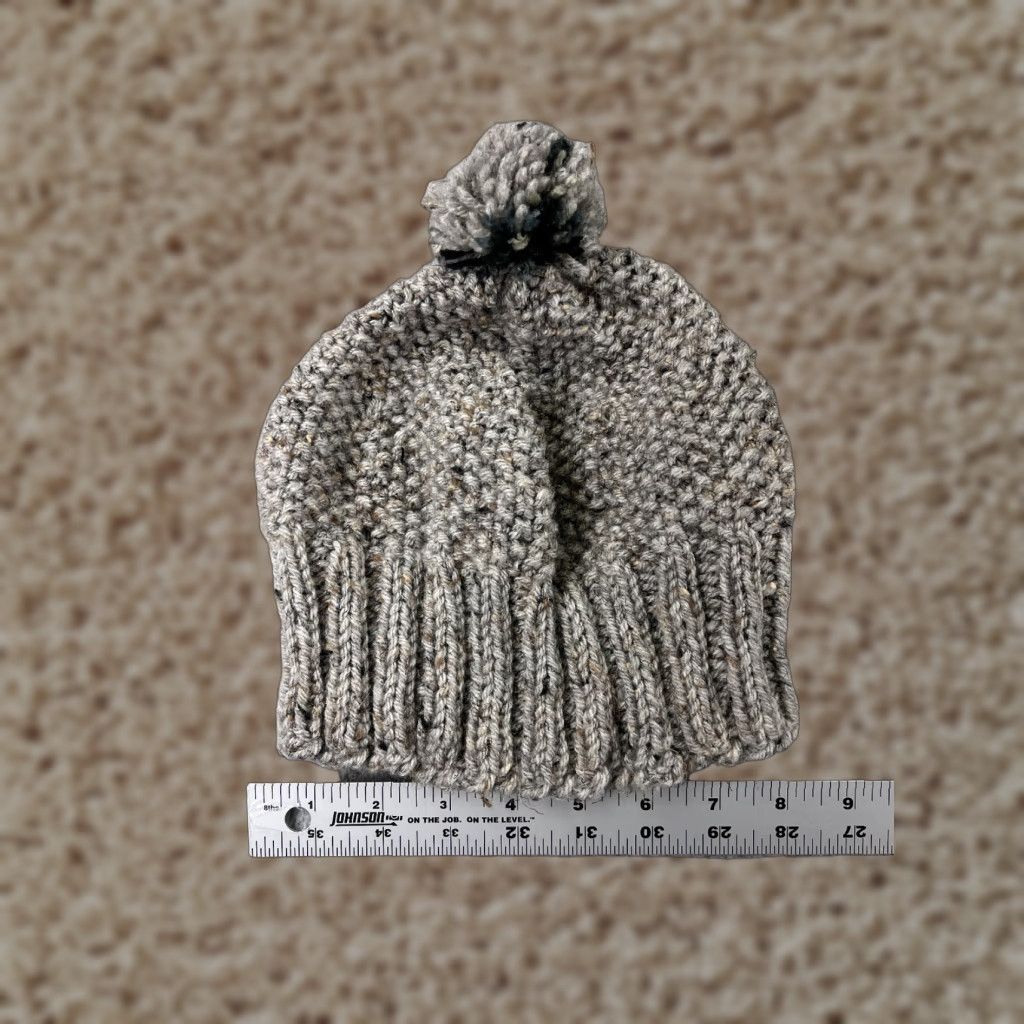 Vintage Beanie Womens One Size Gray Acrylic Knit Ski Beanie Toque Women's Knit Beanie Winter Hat Pom Adults? Size ONE SIZE - 1 Thumbnail
