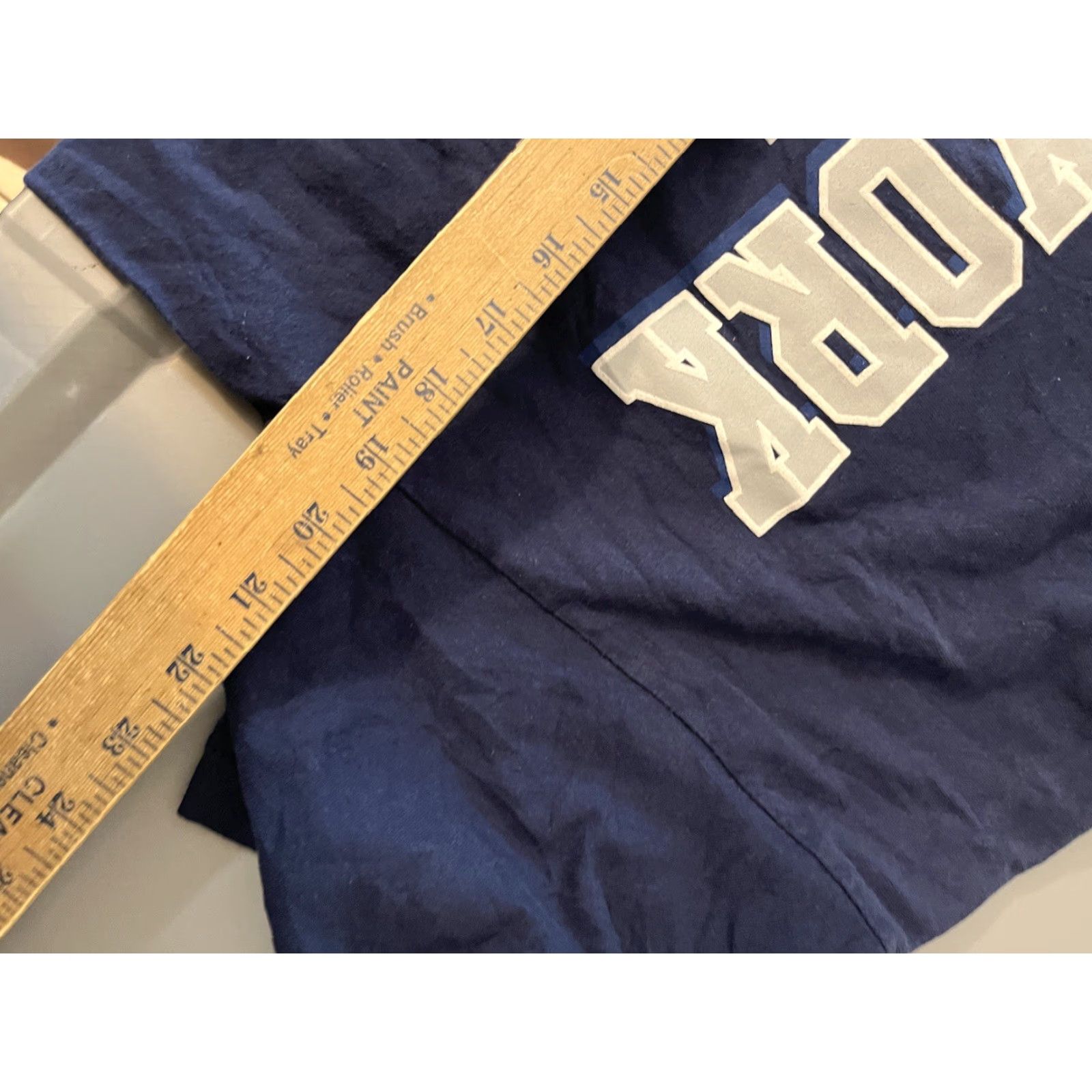 Vintage New York Yankees Majestic Mens Large Graphic T-Shirt Blue Short Sleeve Tee Size US L / EU 52-54 / 3 - 5 Thumbnail