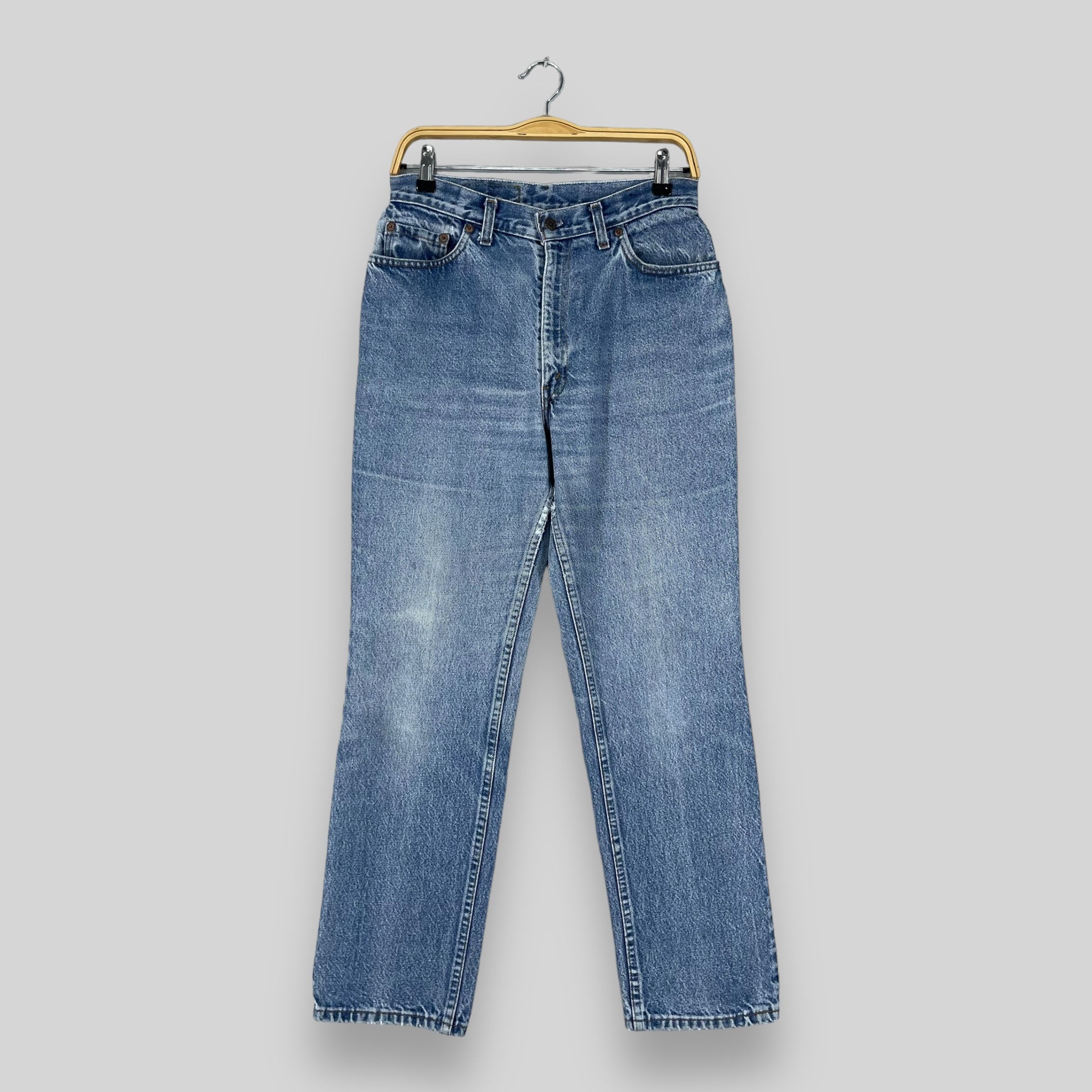 Levi's × Vintage Size 28 Vintage Levis 505 Distressed Medium Wash Jeans Size US 28 / EU 44 - 1 Thumbnail