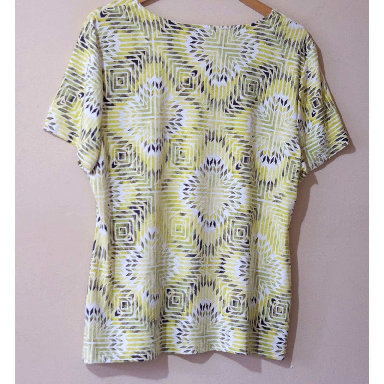 JM Collection JM Collection Top Stretch Textured Short Sleeve Women's XL Blouse White/Yellow/Green Size XL / US 12-14 / IT 48-50 - 7 Thumbnail