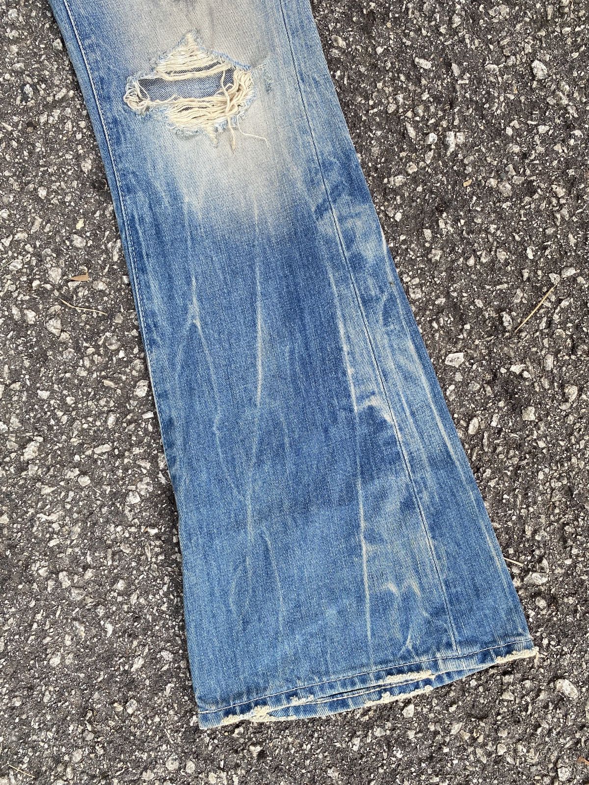 Japanese Brand × Tornado Mart × Vanquish Vanquish Japan Blue Washed Distressed Flare Denim Size US 32 / EU 48 - 5 Thumbnail