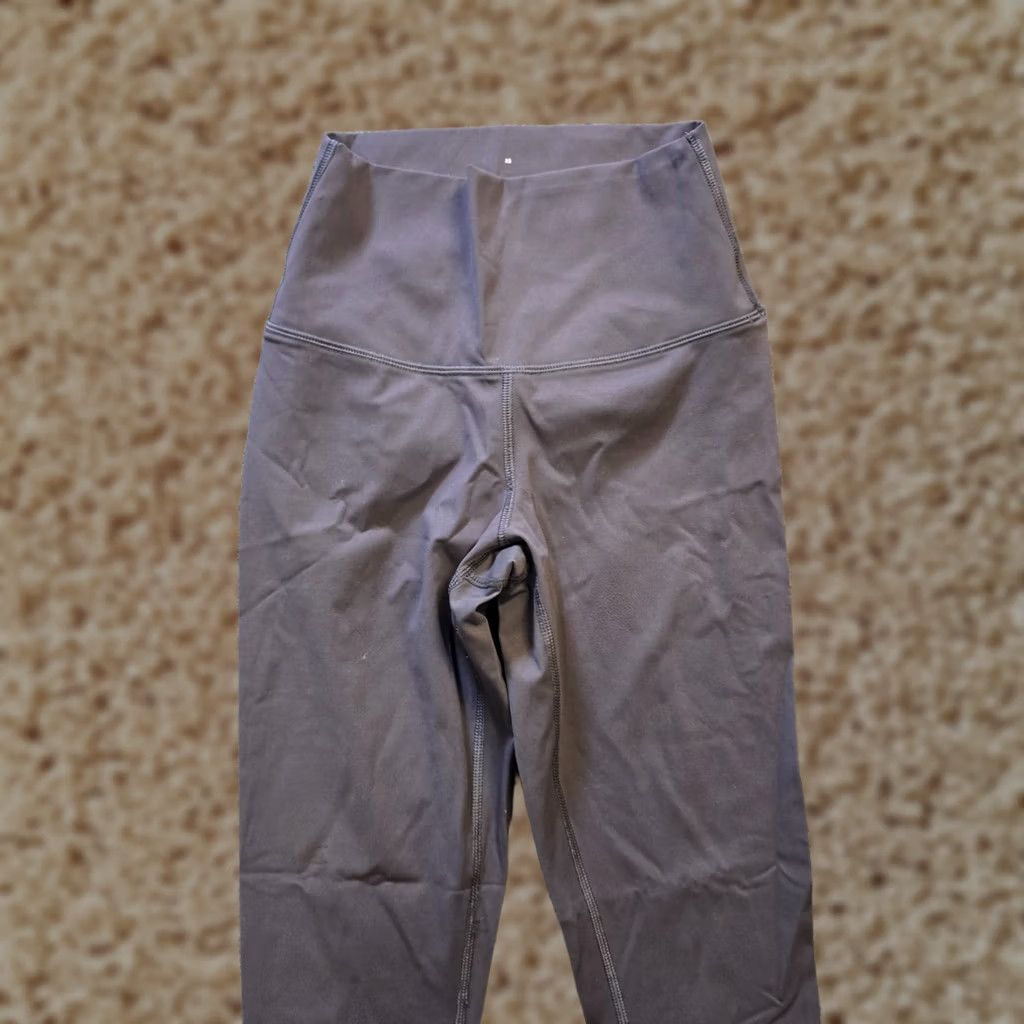 Everlane Brand: Explicitly mentions "Everlane. Size 26" / US 2 / IT 38 - 1 Thumbnail