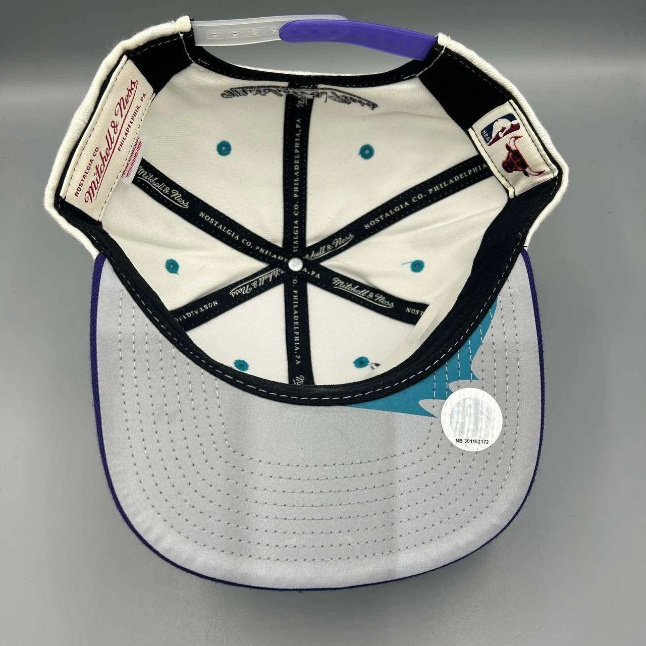 Mitchell & Ness Chicago Bulls Hat Men White Purple Embroidered Snap Back Cap Size ONE SIZE - 2 Thumbnail