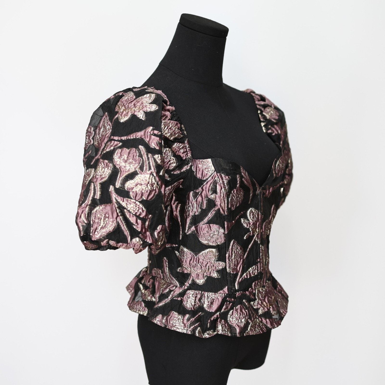 ASTR The Label NWT ASTR The Label Sidney Black Puff Sleeve Blouse Top Sz S Size S / US 4 / IT 40 - 3 Thumbnail