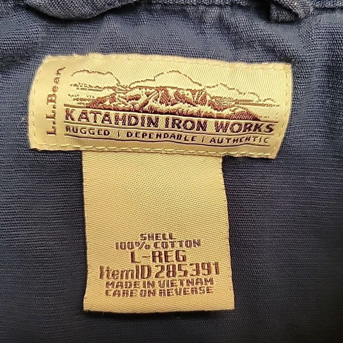 Vintage VINTAGE L.L. Bean Katahdin Iron Works Shirt Men Blue Textured Cotton Button Y2K Shirt Mens L Blue Cotton Button-Up Vintage Size US L / EU 52-54 / 3 - 7 Thumbnail