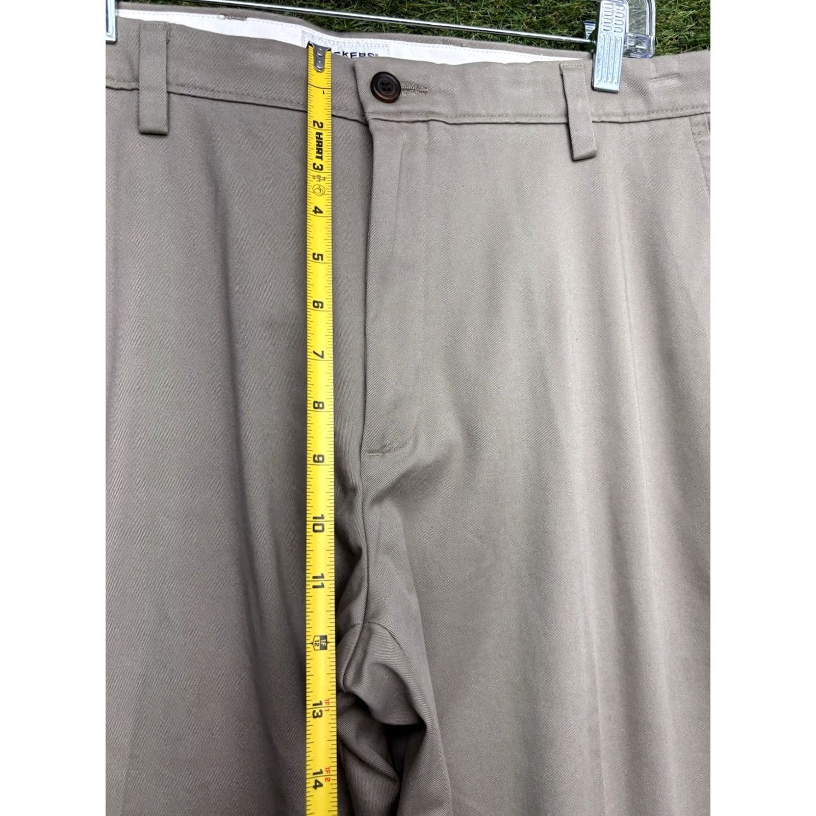Dockers DOCKERS Khakis Pants Mens 36x29 Pleated Cuffed Classic Fit Beige NWT City Preppy Vintage: No? (Oops) Size US 36 / EU 52 - 6 Thumbnail