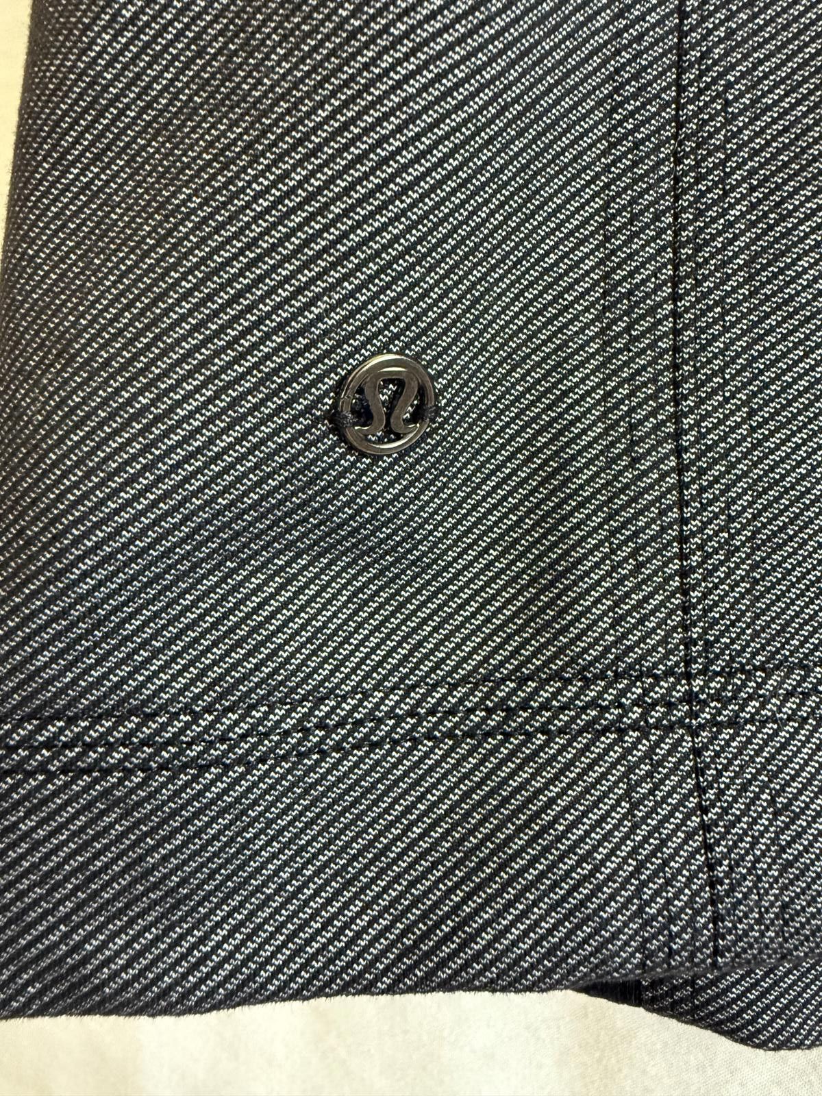 Lululemon Lululemon Cocoon Car Coat sz. M Size M / US 6-8 / IT 42-44 - 4 Thumbnail