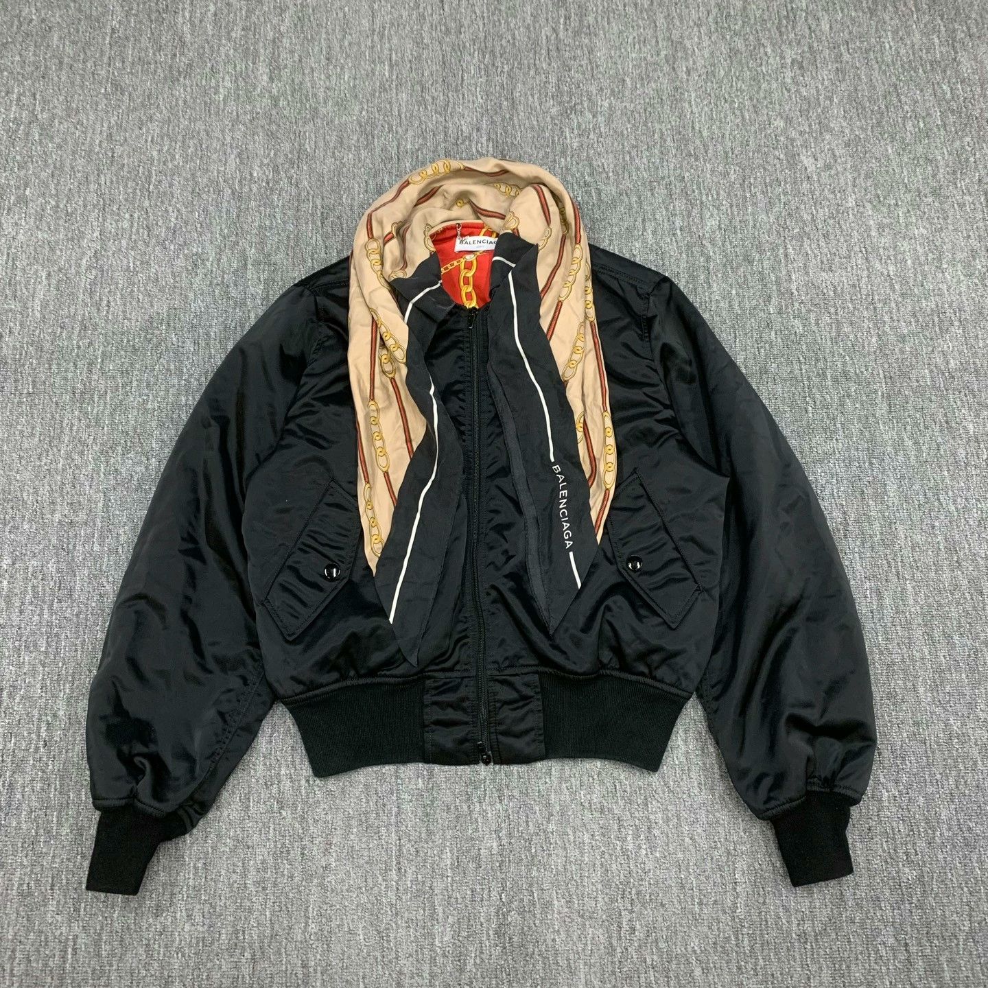 Balenciaga balenciaga black silk scarf bomber jacket Size US S / EU 44-46 / 1 - 1 Thumbnail