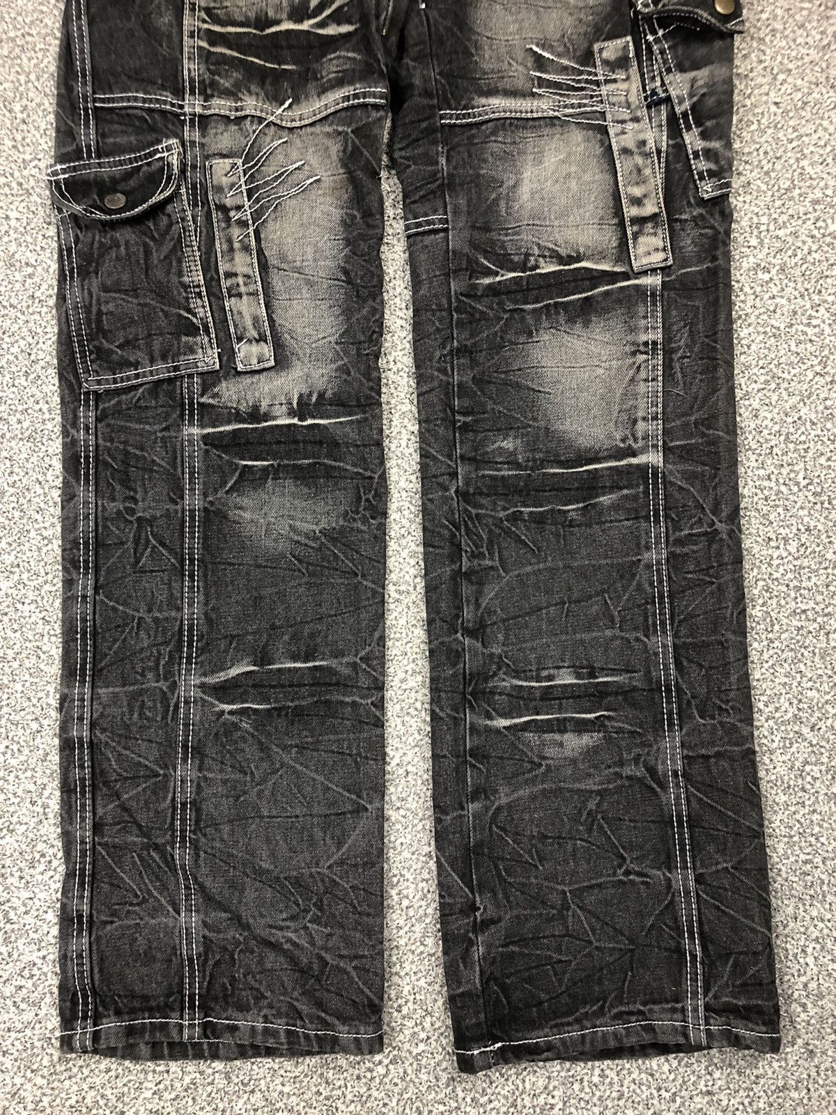 Japanese Brand Japanese Brands ASTON Faded Double Waist Cargo Jeans Size US 32 / EU 48 - 12 Thumbnail