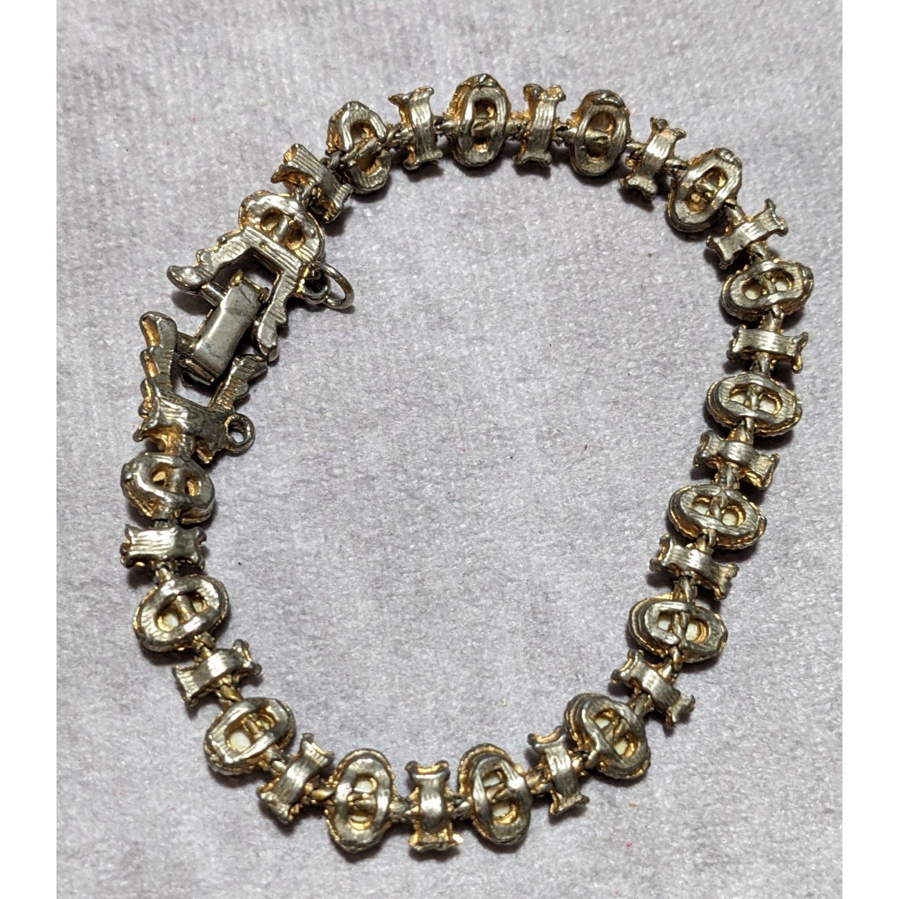 Other Vintage White Cabochon Bracelet Size ONE SIZE - 8 Thumbnail