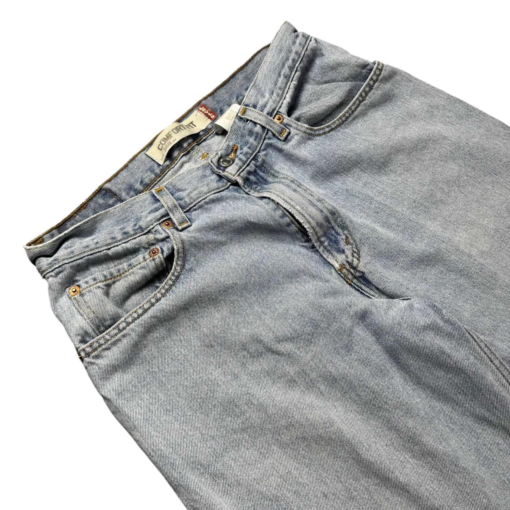 Levi's VINTAGE Levi's 560 Jeans Mens 32x32 Comfort Fit Tapered Distressed Blue Denim 90s Mens Regular Jeans Baggy 5-Pocket Levi's 560 Size US 32 / EU 48 - 2 Thumbnail