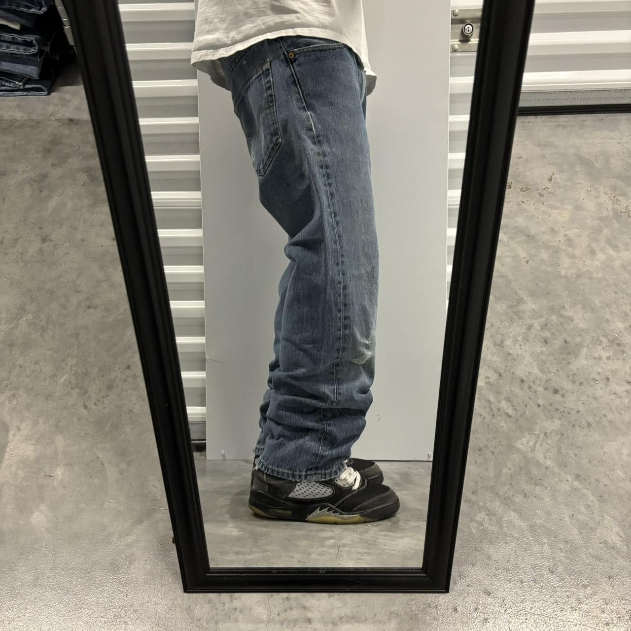 Levi's × Vintage Crazy Vintage Y2K/2000s Levi’s Medium Wash Essential Denim Jeans! Size US 34 / EU 50 - 2 Thumbnail