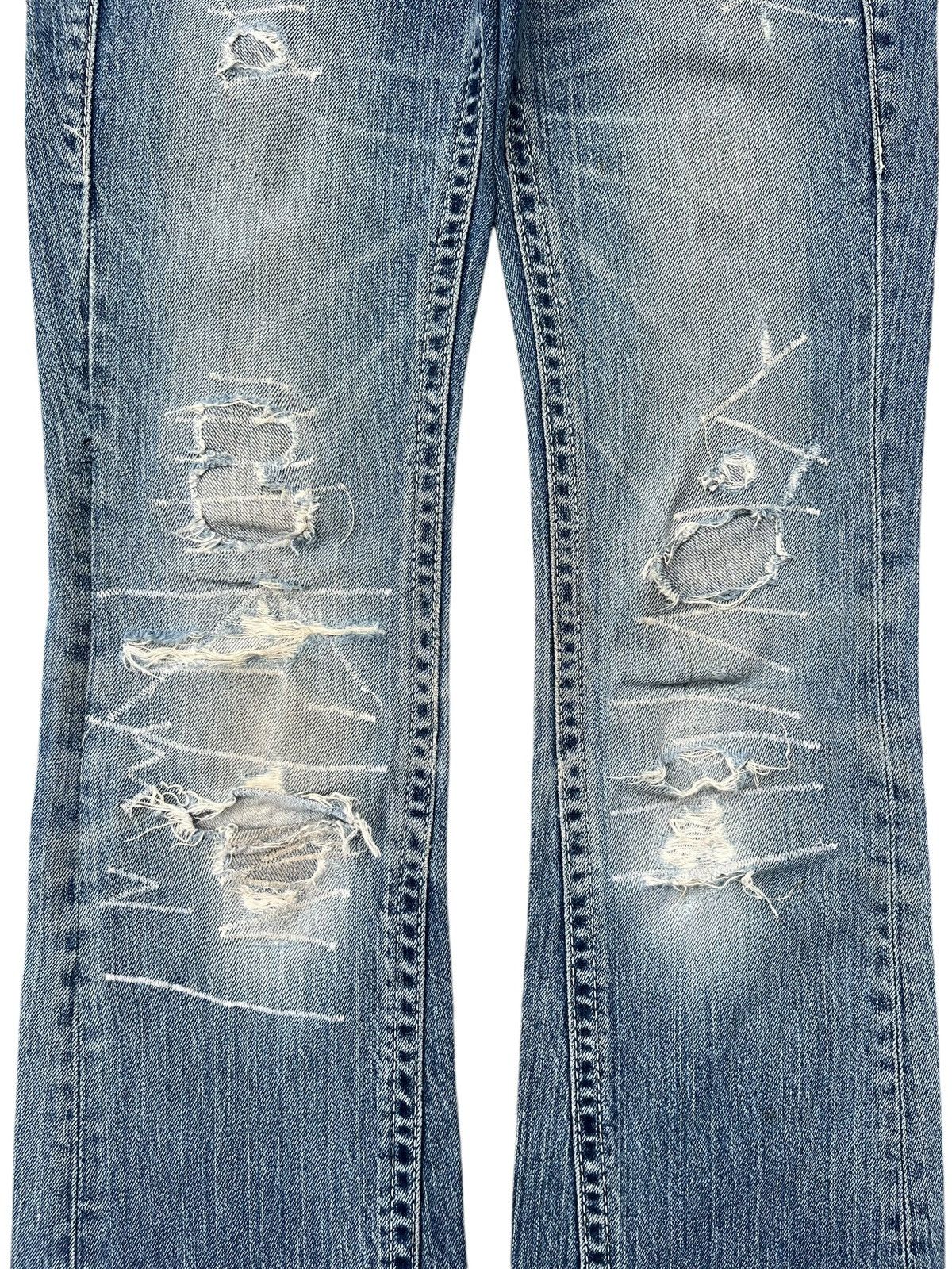 Japanese Brand × Jun Takahashi × Uniqlo Vintage Japanese Brand Uniqlo Distressed Grunge Flare Jeans Size 26" / US 2 / IT 38 - 6 Thumbnail